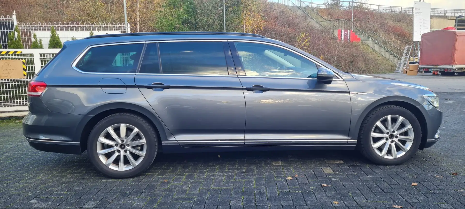 Volkswagen Passat Variant Passat Diesel 2.0/Voll Scheckhe/ACC/Allrad/Massage Grau - 1