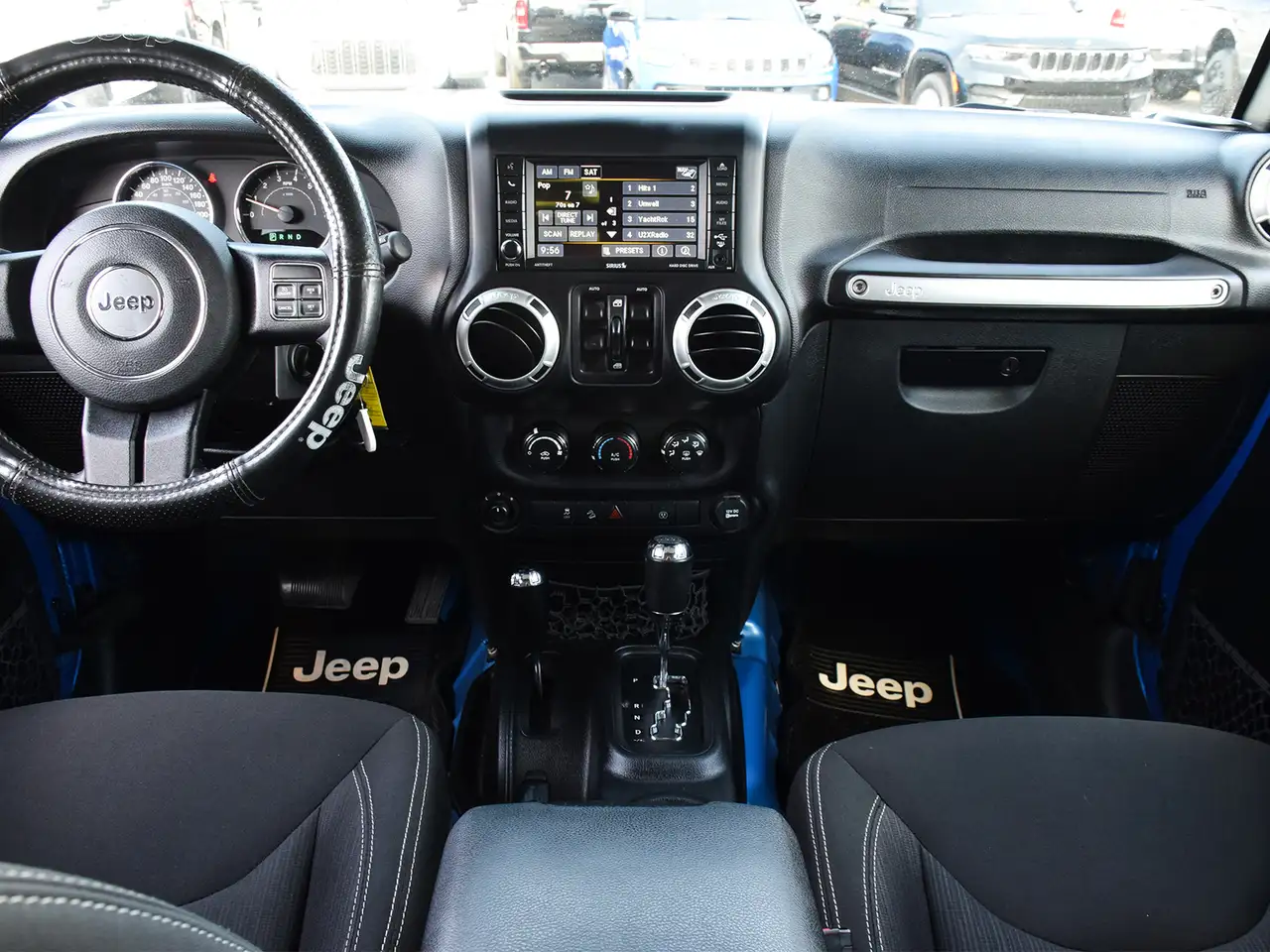Jeep Wrangler снимка Jeep Wrangler