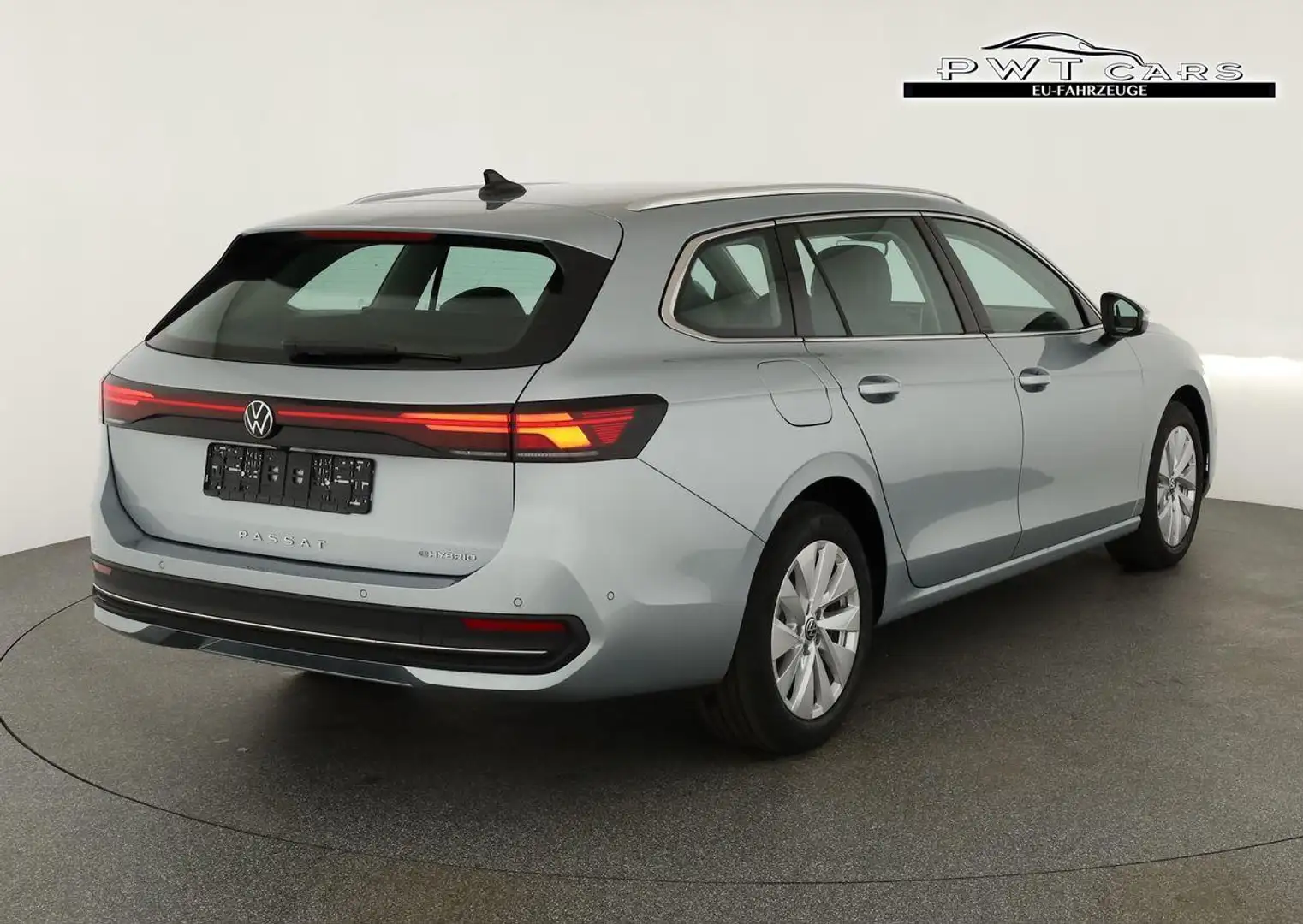 Volkswagen Passat Variant 1.5 TSI eHybrid 150 kW Business Business, AHK, ... Silber - 2