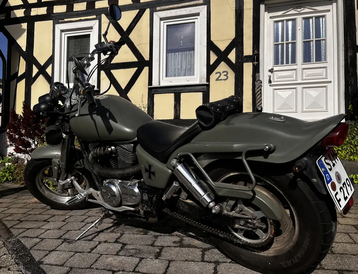 Suzuki VZ 800