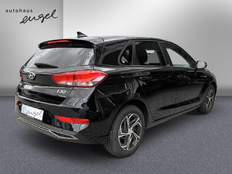 Hyundai i30 Intro Edition Mild-Hybr,KLIMA,NAVI,LED,SH,CARPLAY, — photo 6