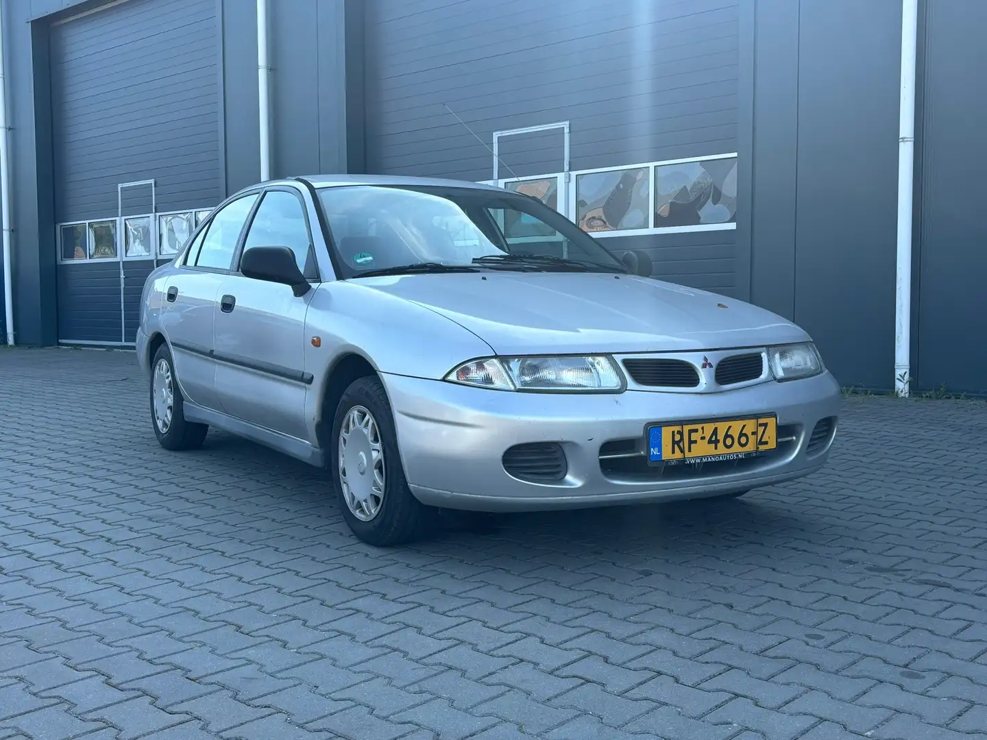 Mitsubishi Carisma 1.6 GL Match | 1e Eigenaar + Automaat | Grijs - 1