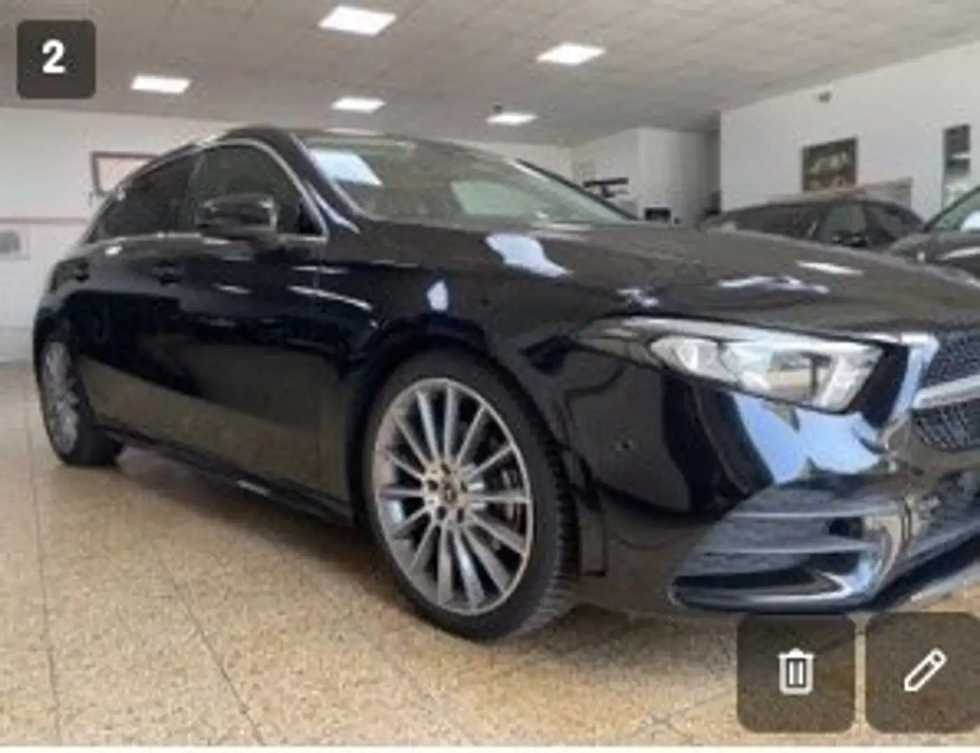 Mercedes-Benz 180 CDI AMG Line Automatic Schwarz - 2