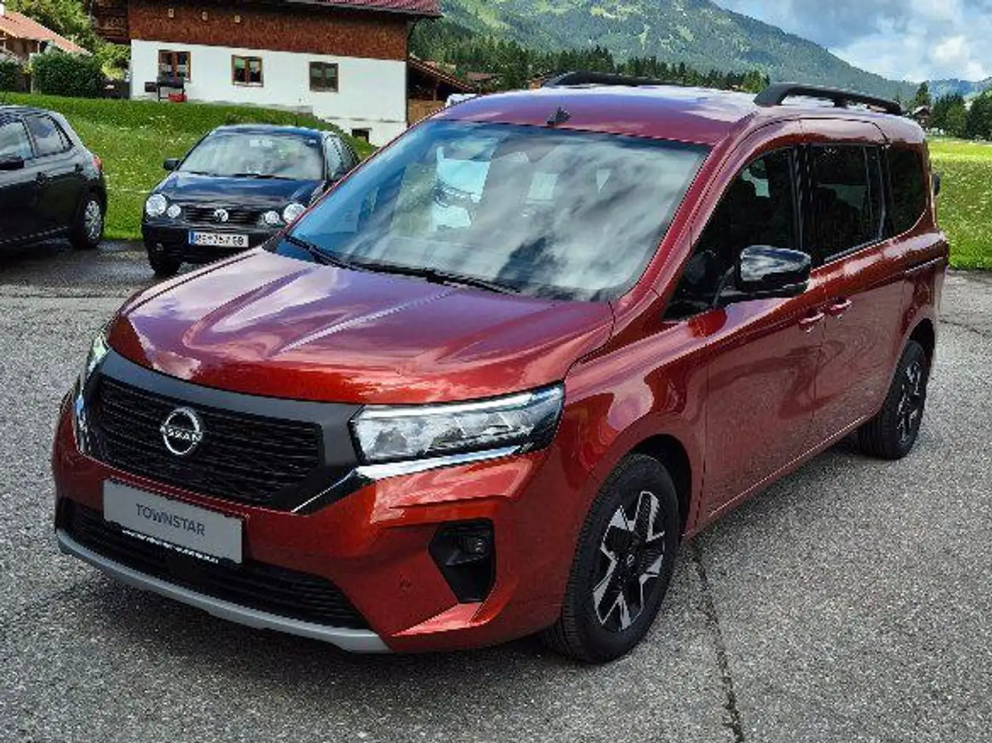 Nissan Townstar L2 DIG-T 130 Tekna Evalia 5-Sitzer Rouge - 1