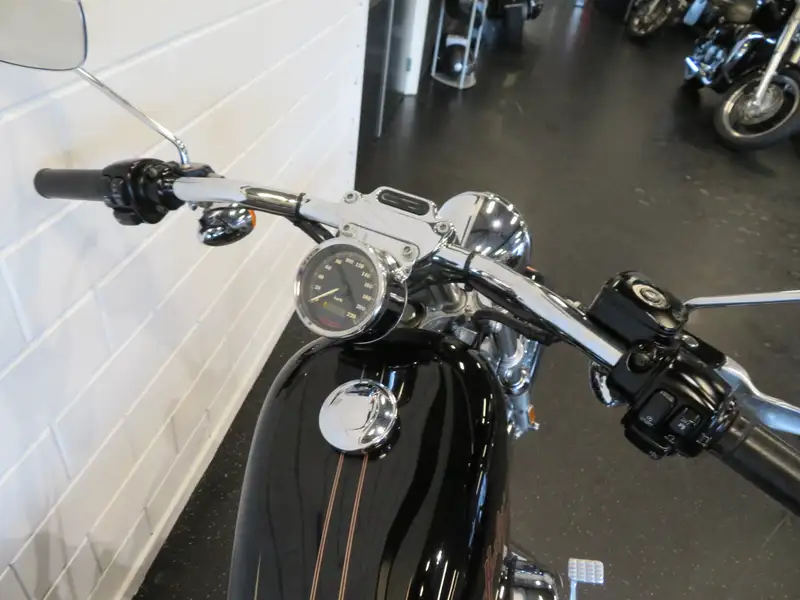 Harley-Davidson Sportster XL 883 - foto 5