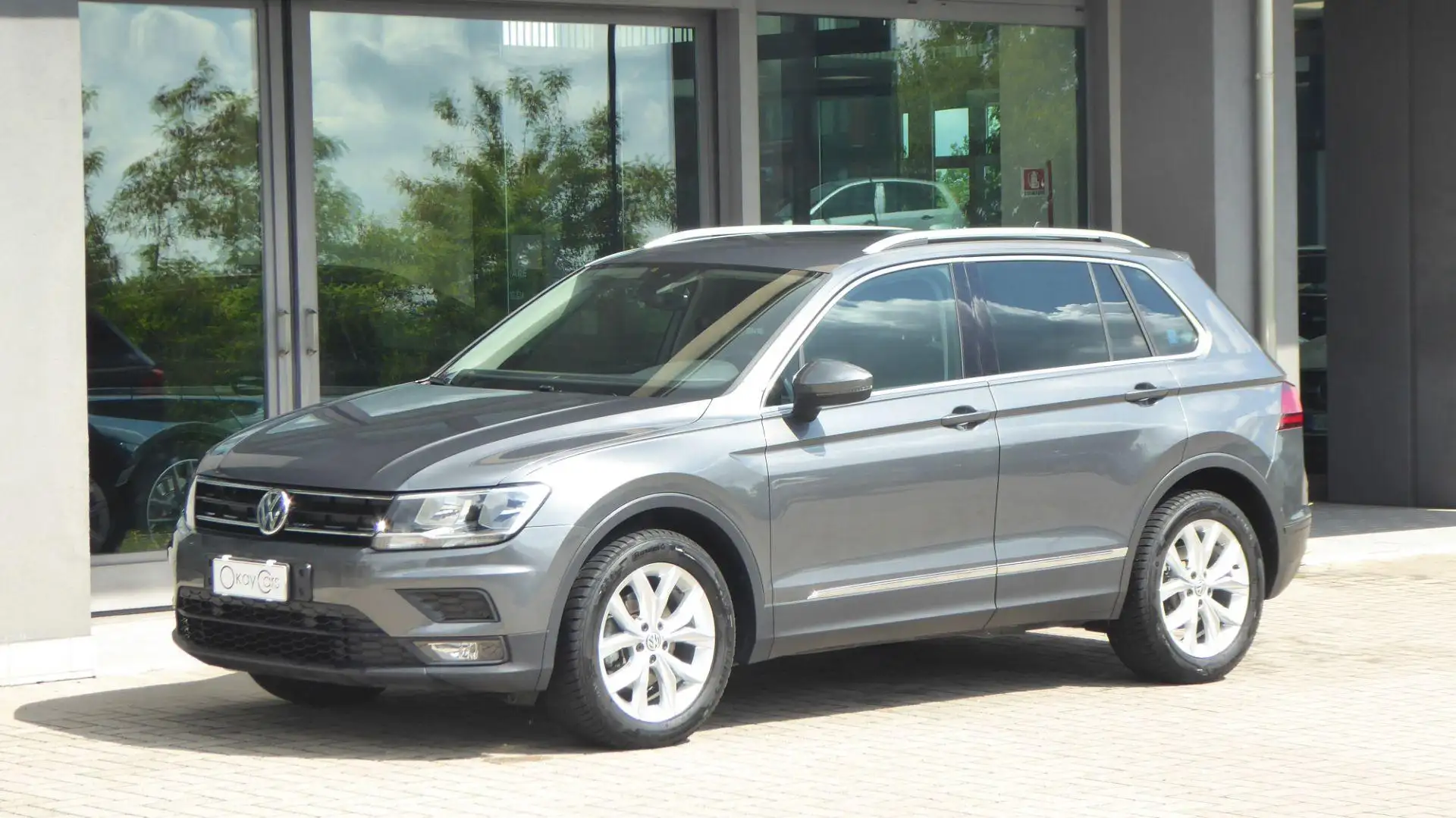 Volkswagen Tiguan 2.0 TDI SCR DSG Business BlueMotion Technology Grigio - 1