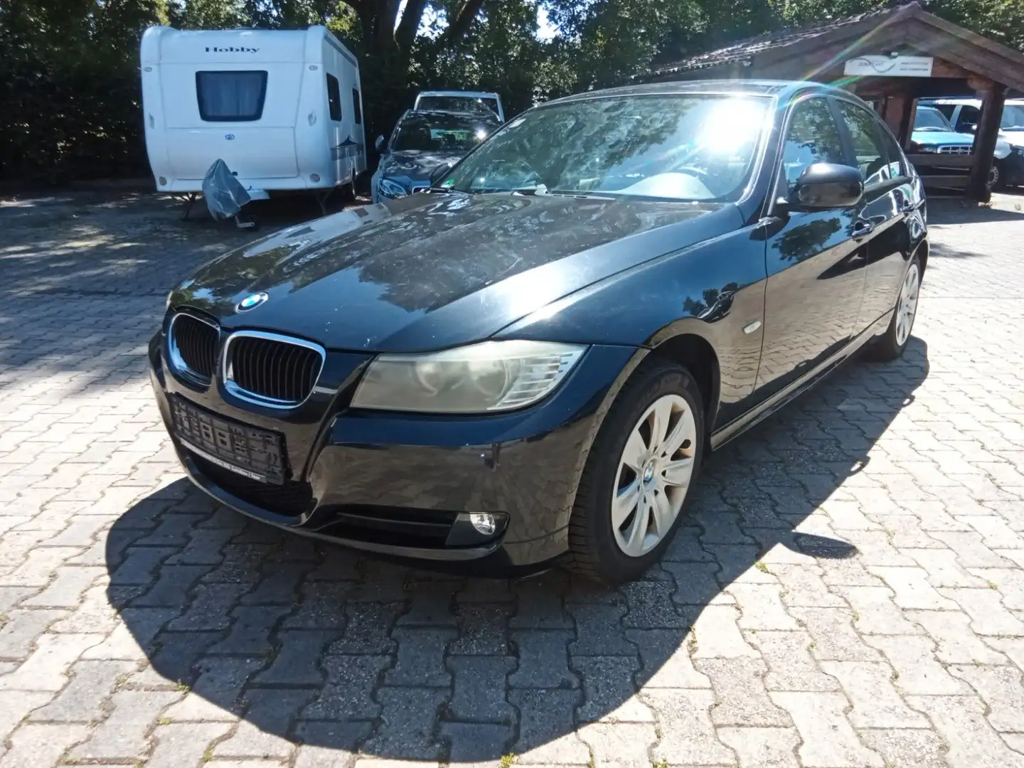 BMW 320 Baureihe 3 Lim. 320i Klima 8-fach bereift Schwarz - 1