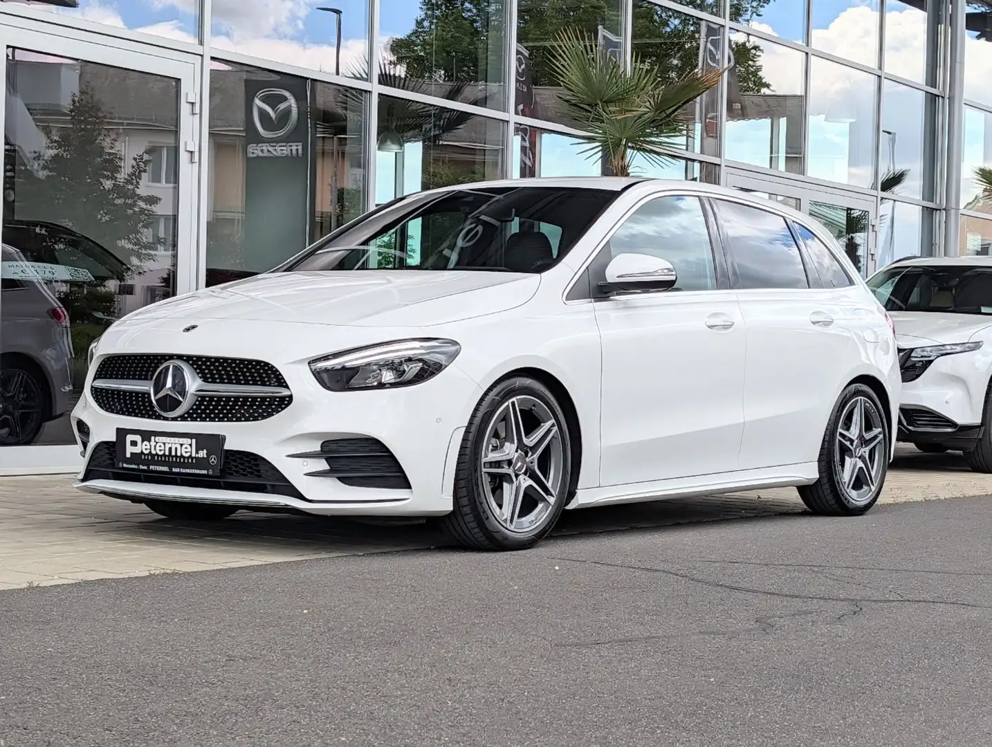 Mercedes-Benz B 180 AMG Line PTS LED eHeck AMG MBUX AUT RKam Weiß - 2