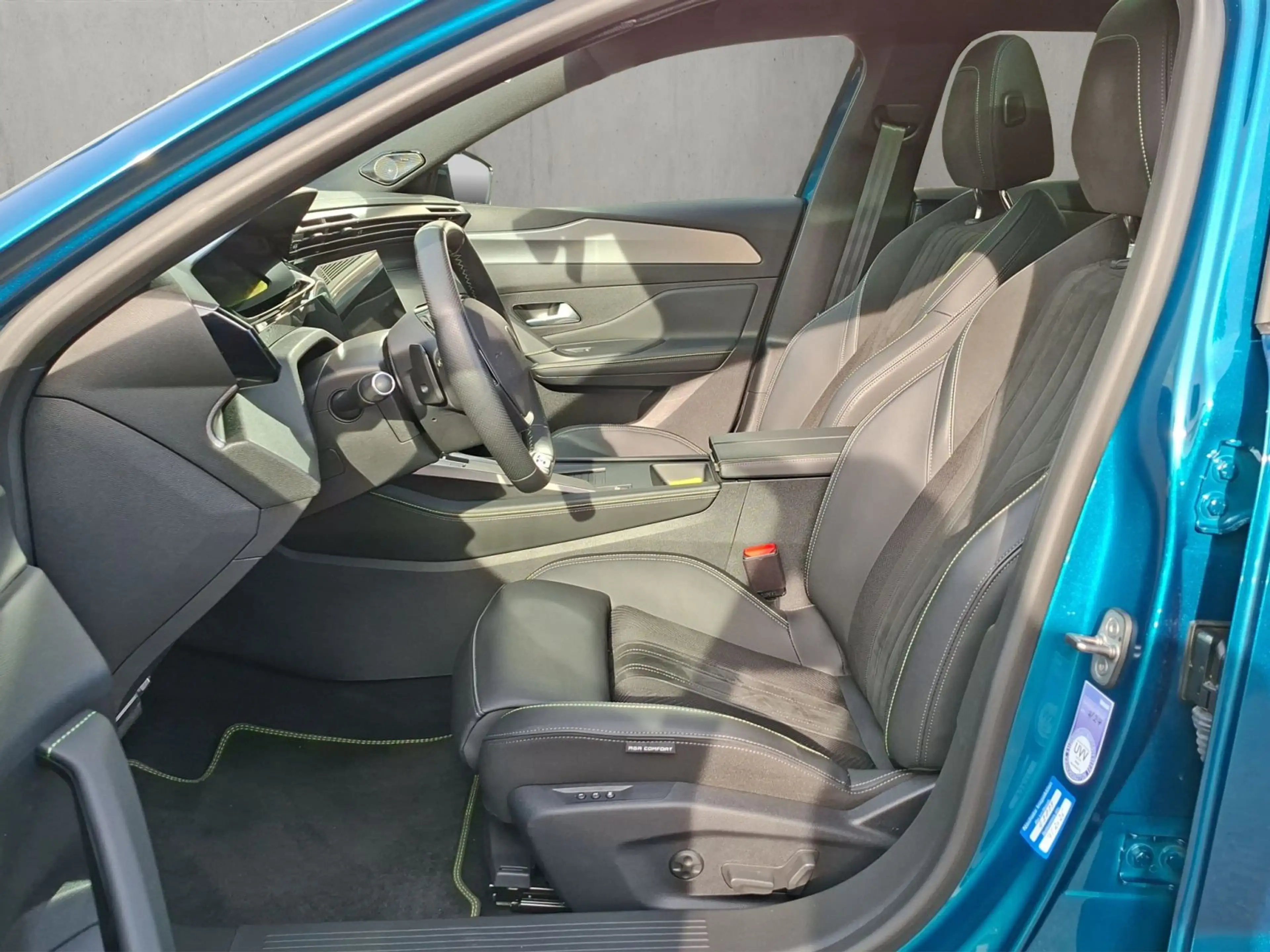 Peugeot 408 GT Hybrid 136 e-DSC6 — photo 9