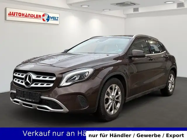 Mercedes-Benz GLA 220 d 4Matic Automatik LED SHZ Navi Pano PDC