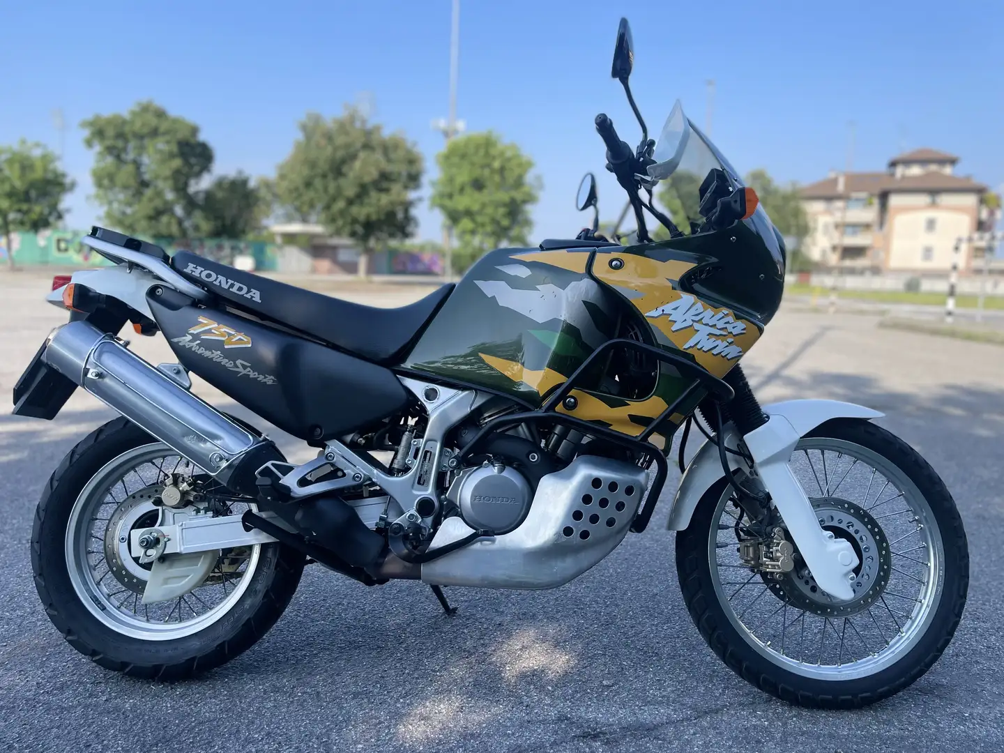 Honda XRV 750 RD07A - 1