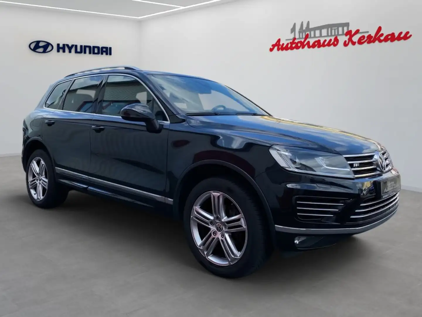 Volkswagen Touareg 3.0 V6 TDI + Paket:Memory + 8fach bereift - 2