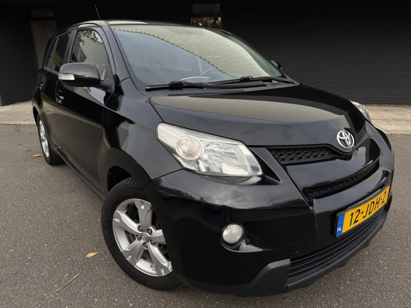 Toyota Urban Cruiser 1.3 VVT-i Aspiration Schwarz - 1