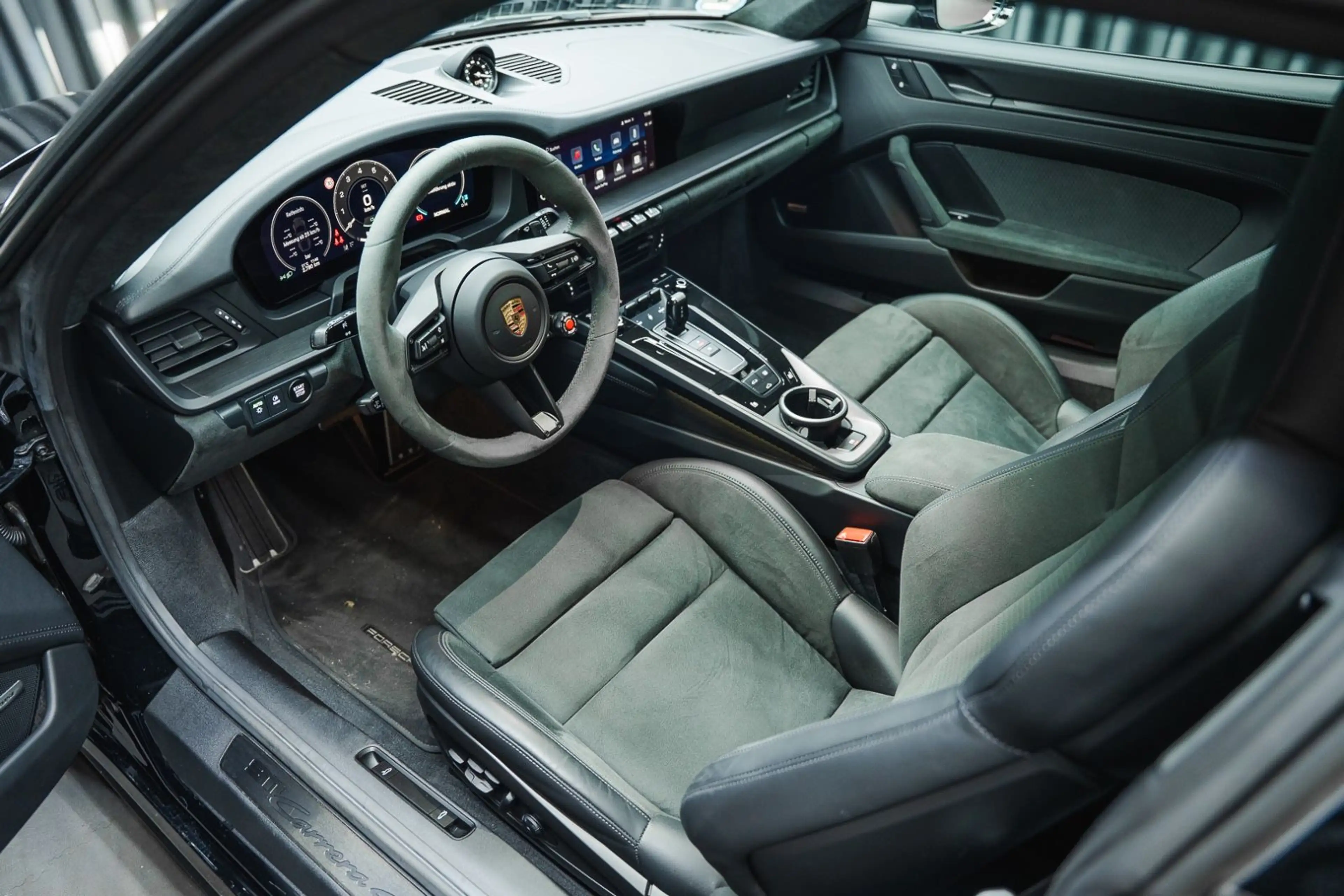 Porsche 992 Carrera 4 GTS Coupé LED*Lift*BOSE*Sportsitze — photo 3