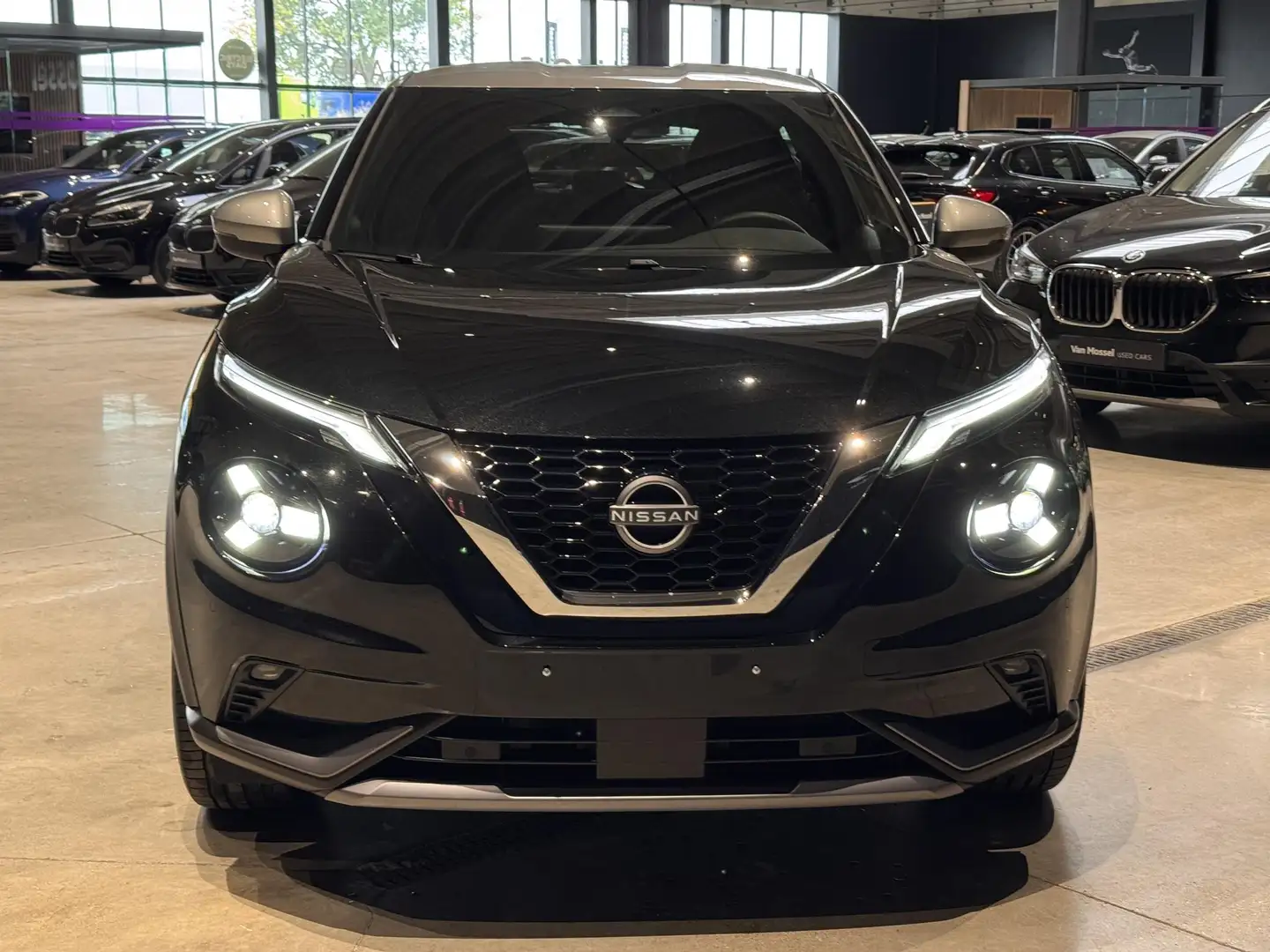 Nissan Juke 1.0 DIG-T 114 DCT N-Connecta AUTOMAAT | TREKHAAK | Zilver - 2