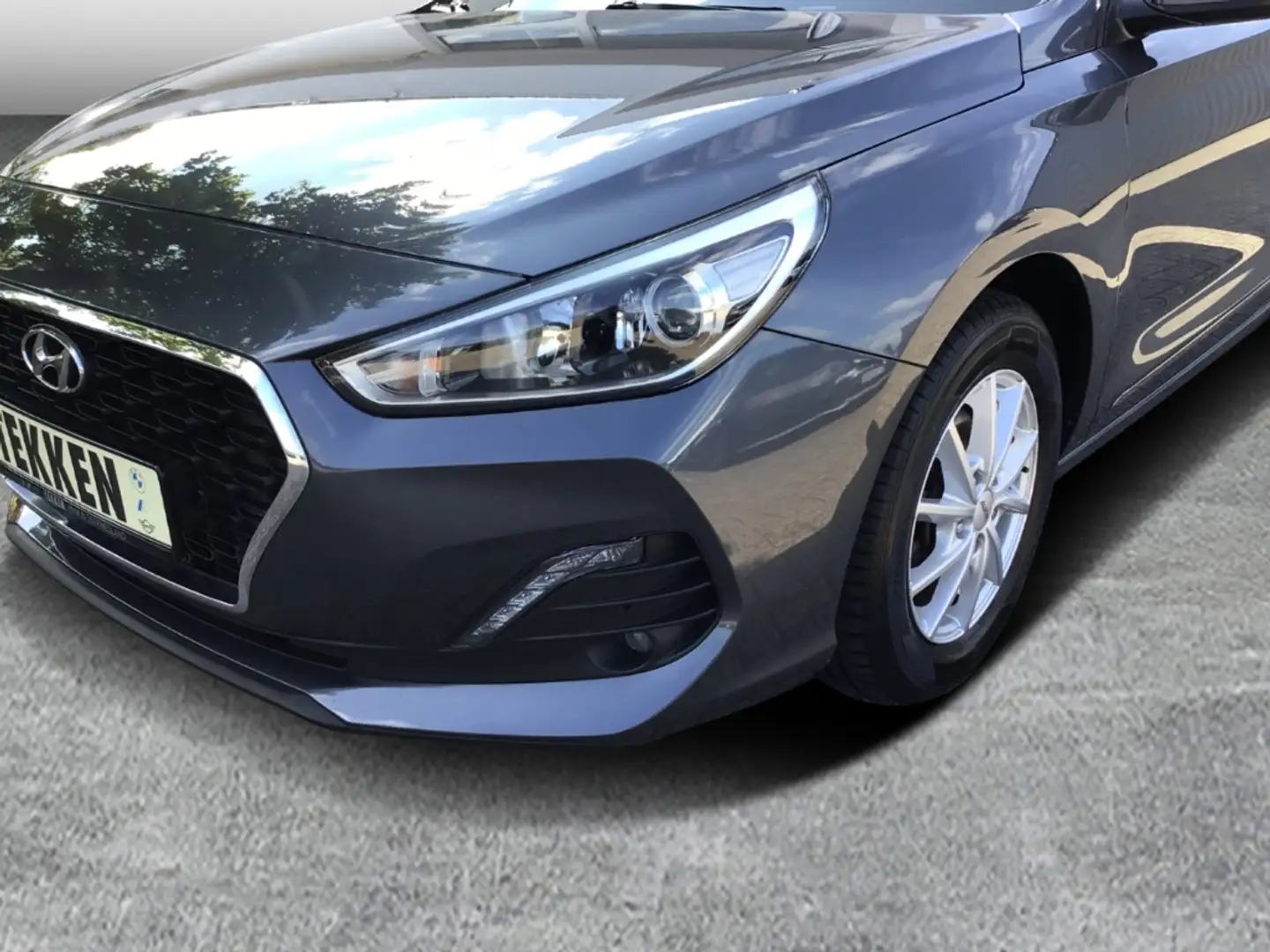 Hyundai i30 1.4 Select Grau - 2