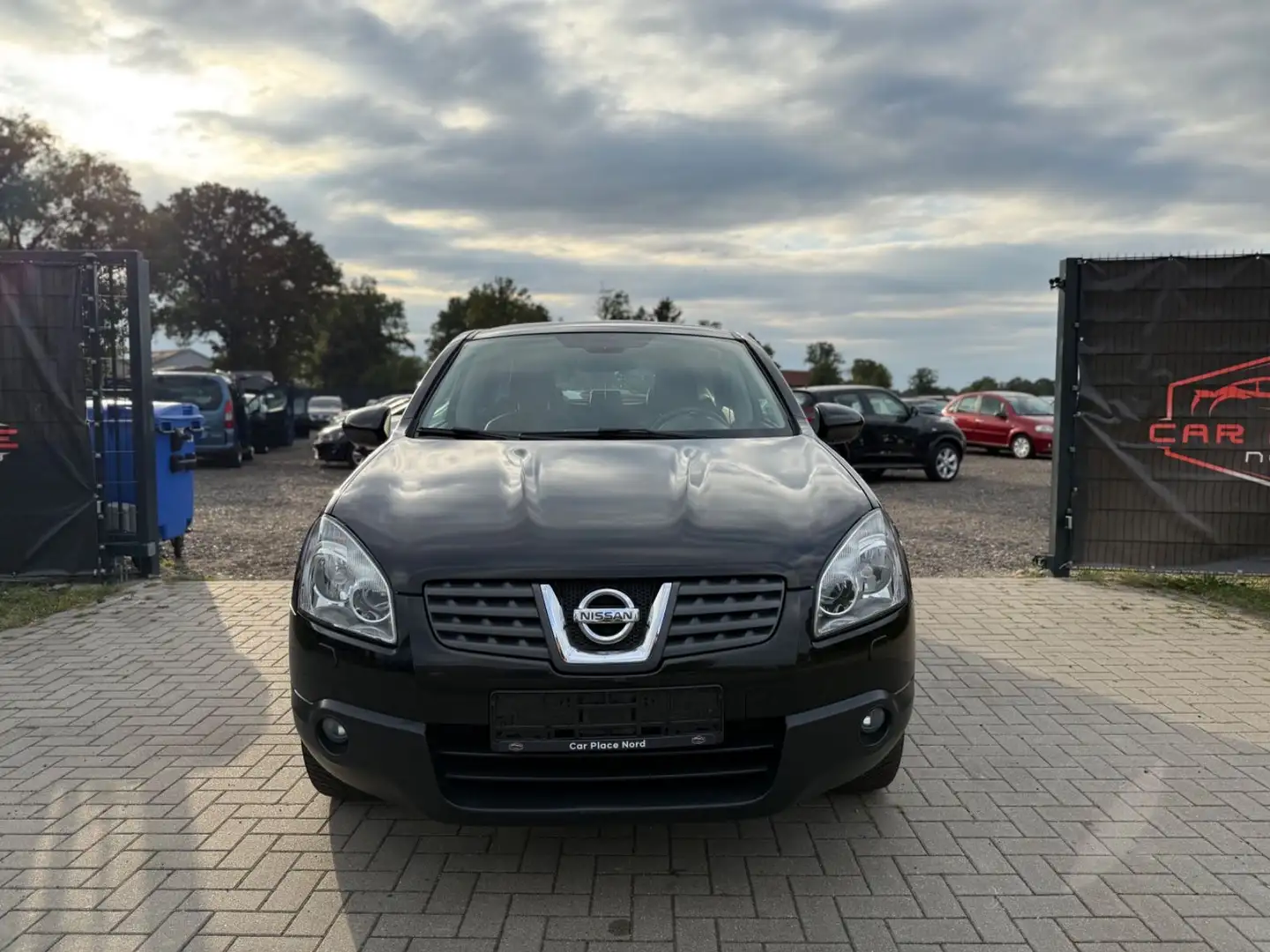 Nissan Qashqai Tekna AUTOMATIK/2. HAND/TÜV/SHZ/TEMPOMAT Schwarz - 2