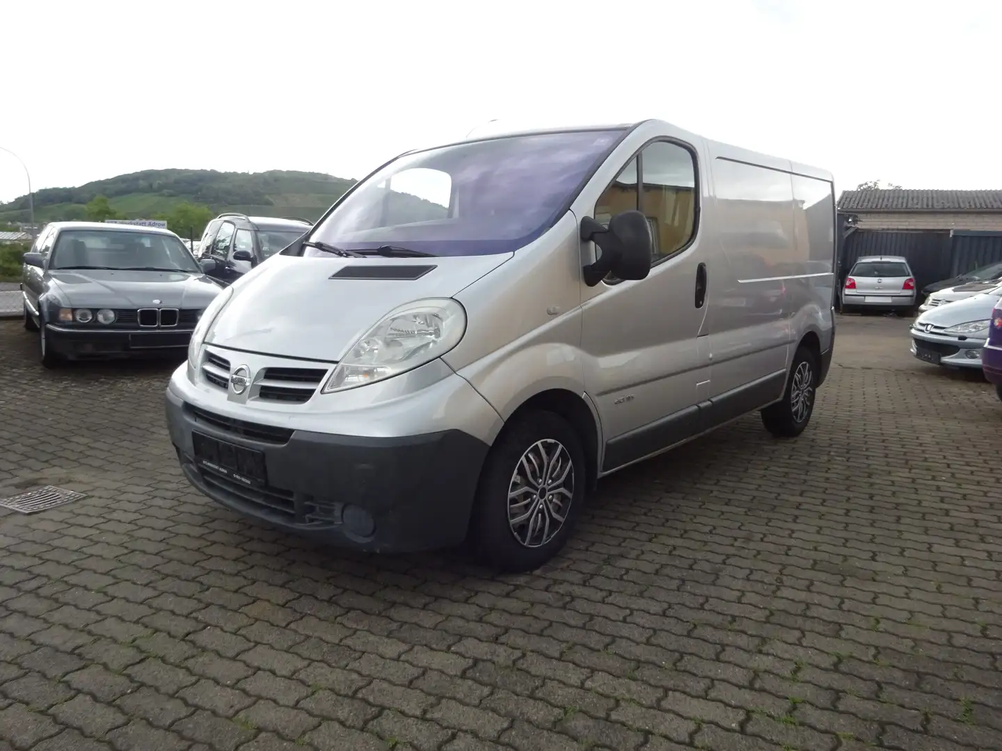 Nissan Primastar dCi 115 L1H1 2,0 Klima Tüv neu !! Серебристый - 2