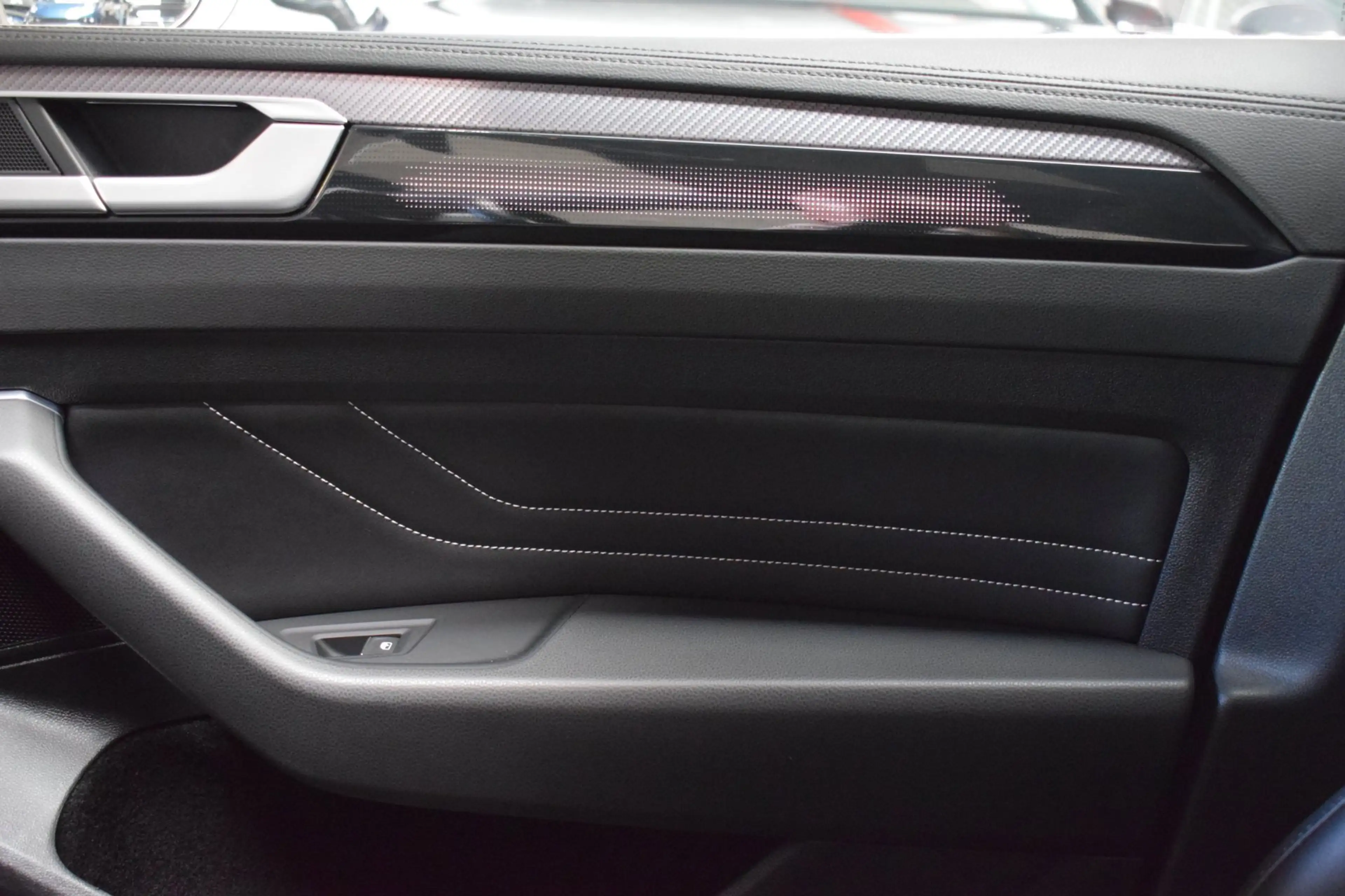 Volkswagen Arteon Shooting Brake 1.4 TSI eHybrid R-Line Business+ SO — photo 35