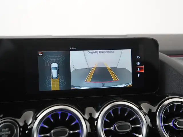 Mercedes-Benz GLA view 20