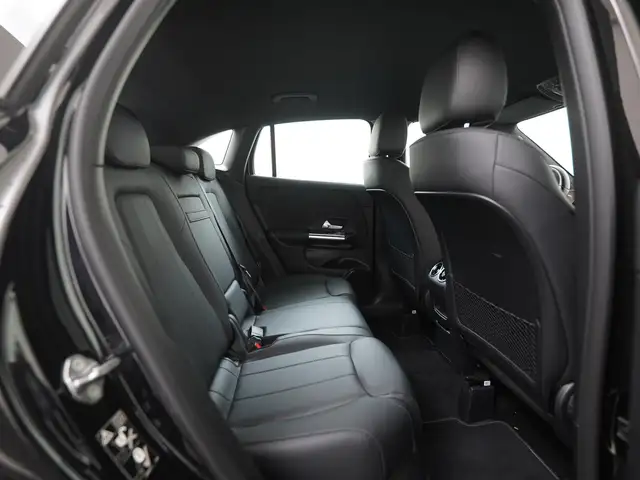 Mercedes-Benz GLA view 29