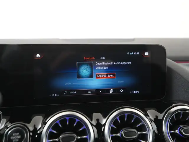 Mercedes-Benz GLA view 14