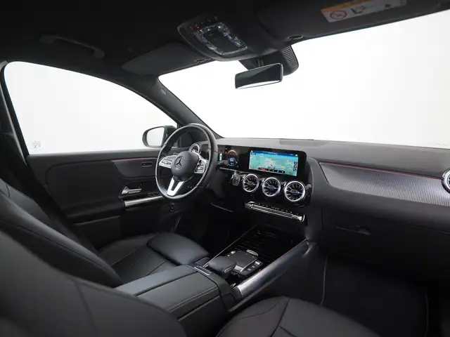 Mercedes-Benz GLA view 2