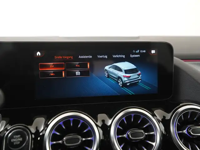 Mercedes-Benz GLA view 16