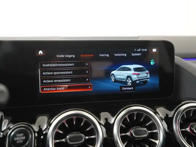 Mercedes-Benz GLA view 18