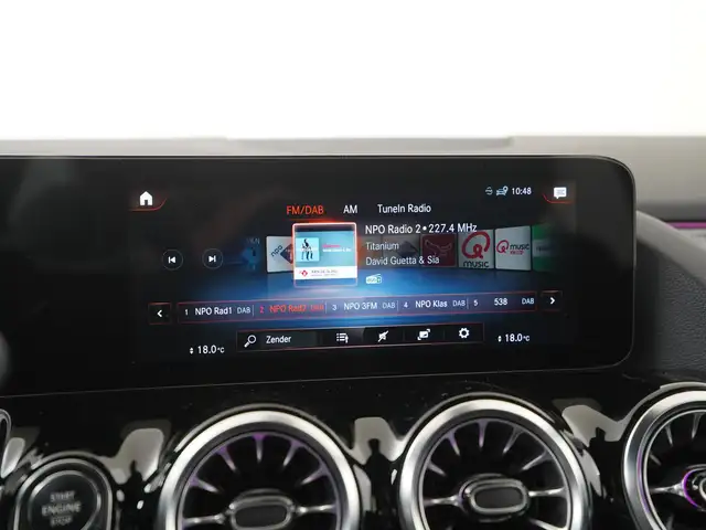 Mercedes-Benz GLA view 13