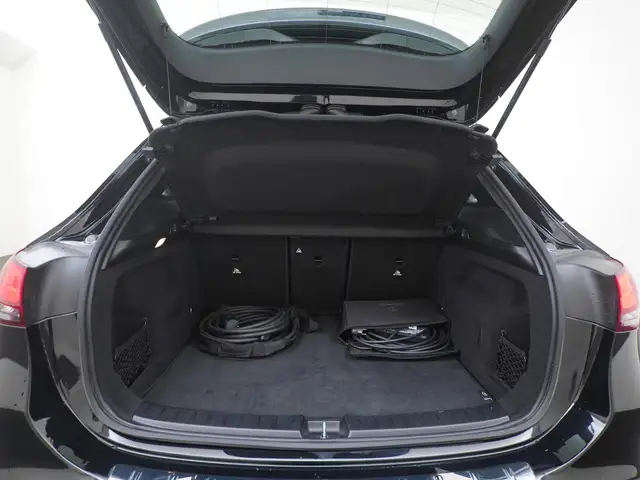 Mercedes-Benz GLA view 25