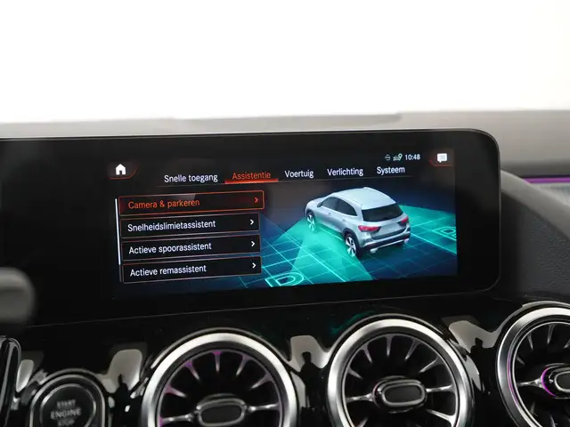 Mercedes-Benz GLA view 17