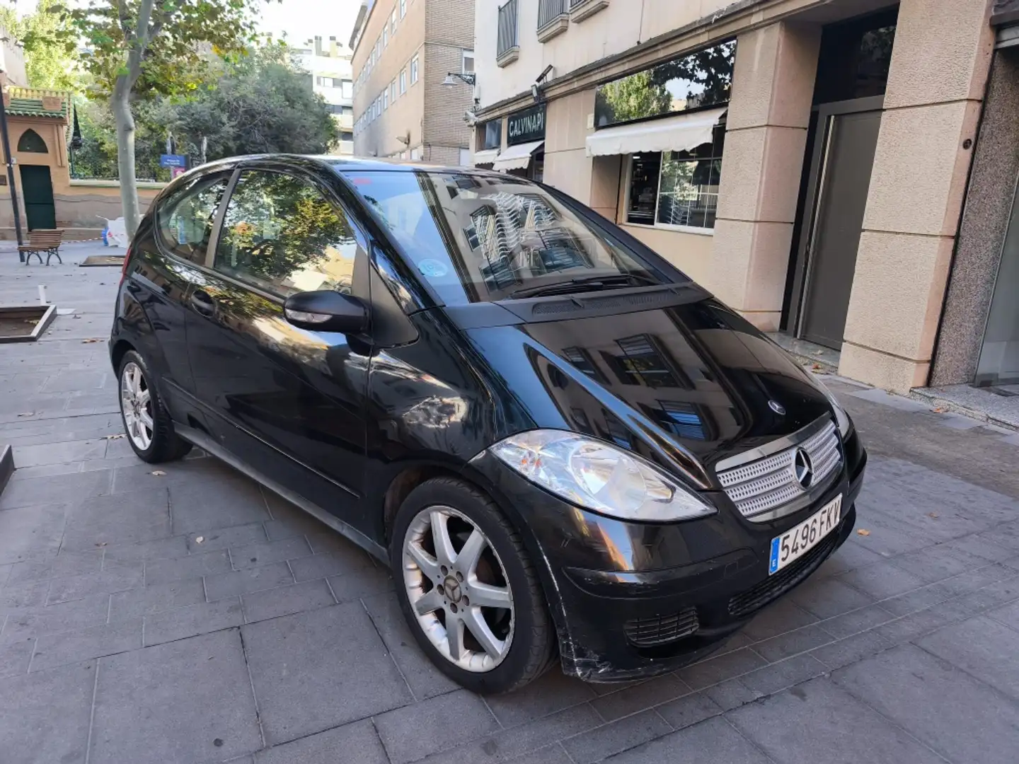 Mercedes-Benz MERCEDES-BENZ Clase A Pequeño Automático de 3 P Negro - 2