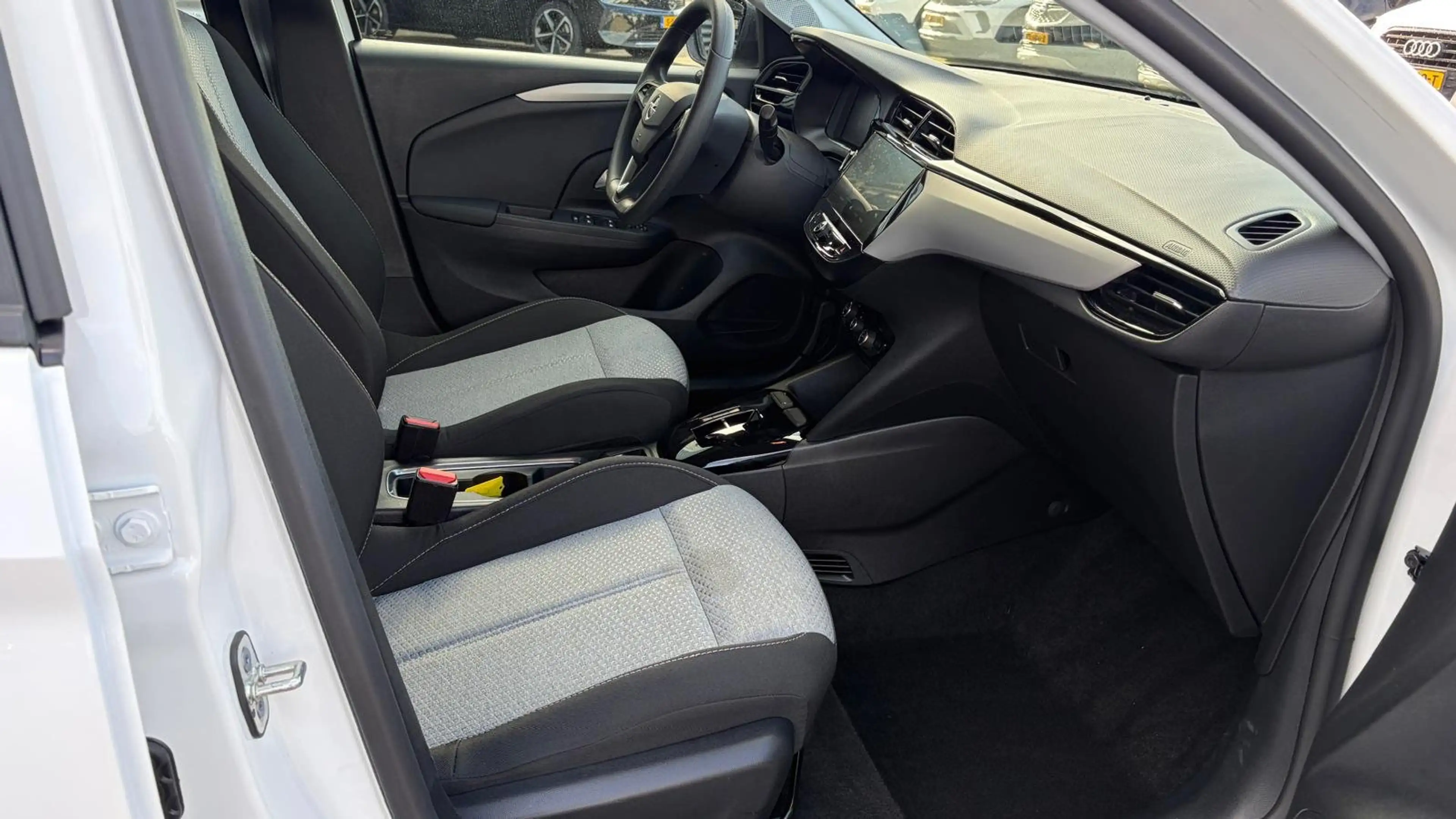 Opel Corsa-e Electric Corsa-e 50KWH 136PK BUSINESS EDITION SOH — photo 17