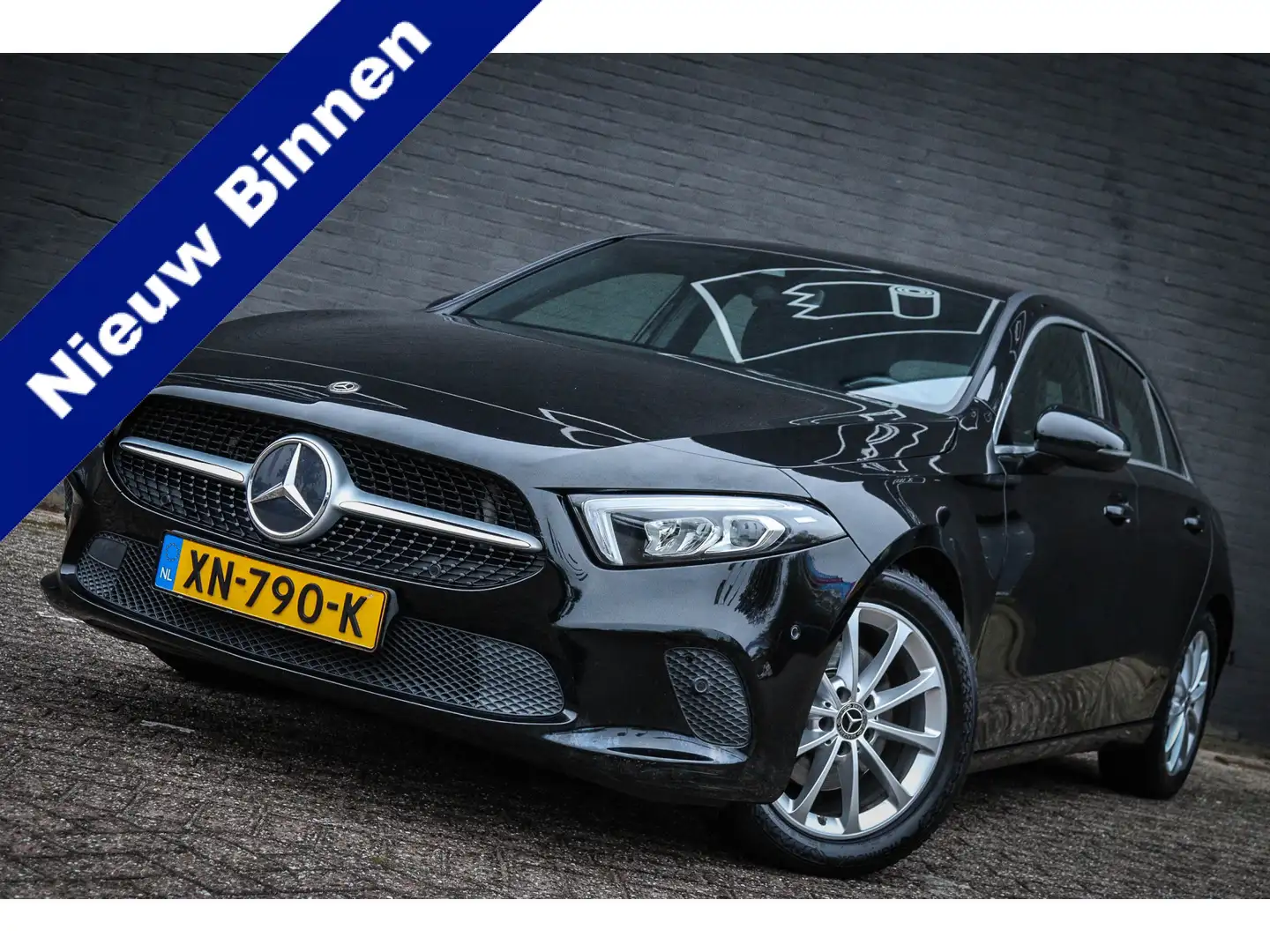 Mercedes-Benz A 200 Launch Edition Premium Wide Screen Zwart - 1