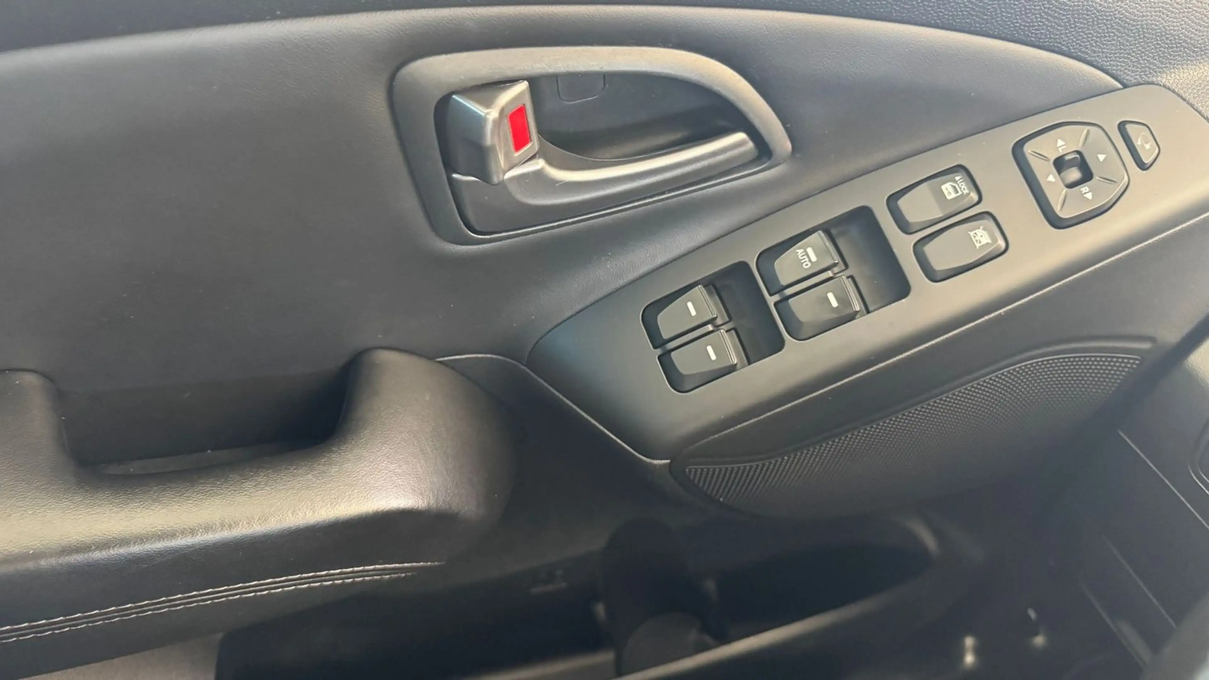 Hyundai iX35 Comfort 4x4/1.Hand/Automatik/Kamera — photo 11