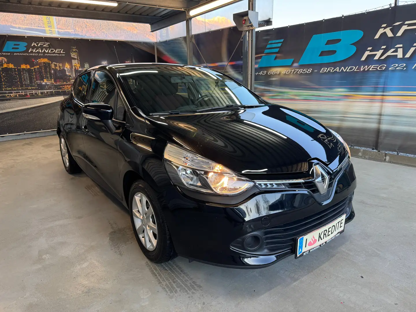 Renault Clio Expression Schwarz - 1