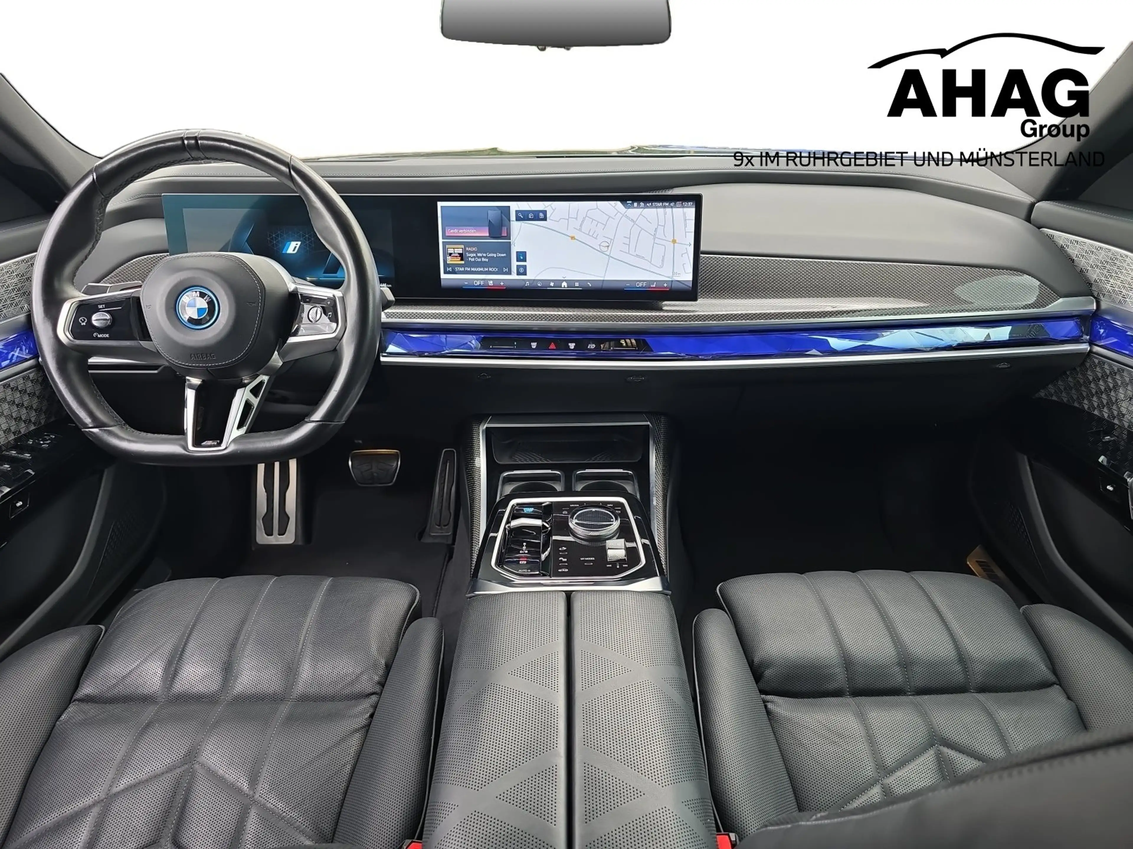 BMW i7 xDrive60 Limousine — photo 9