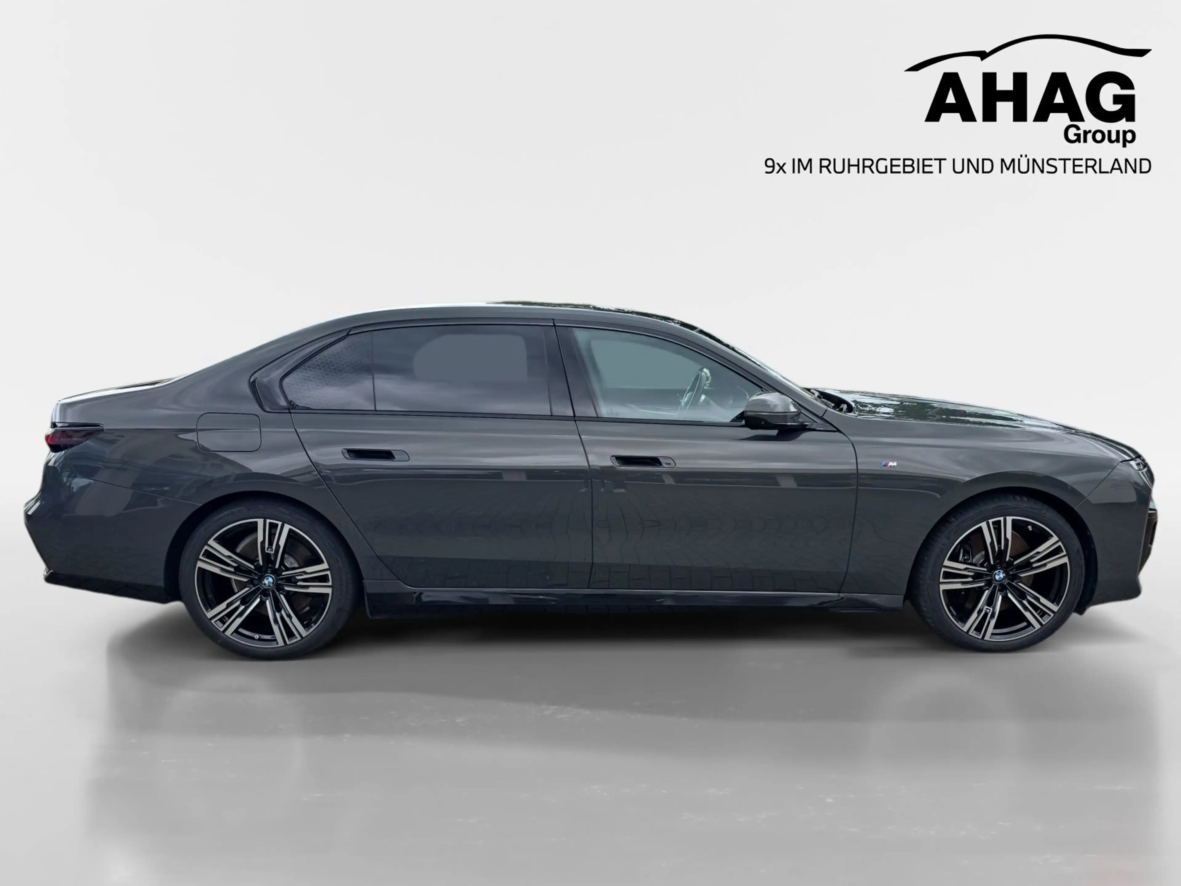 BMW i7 xDrive60 Limousine — photo 3