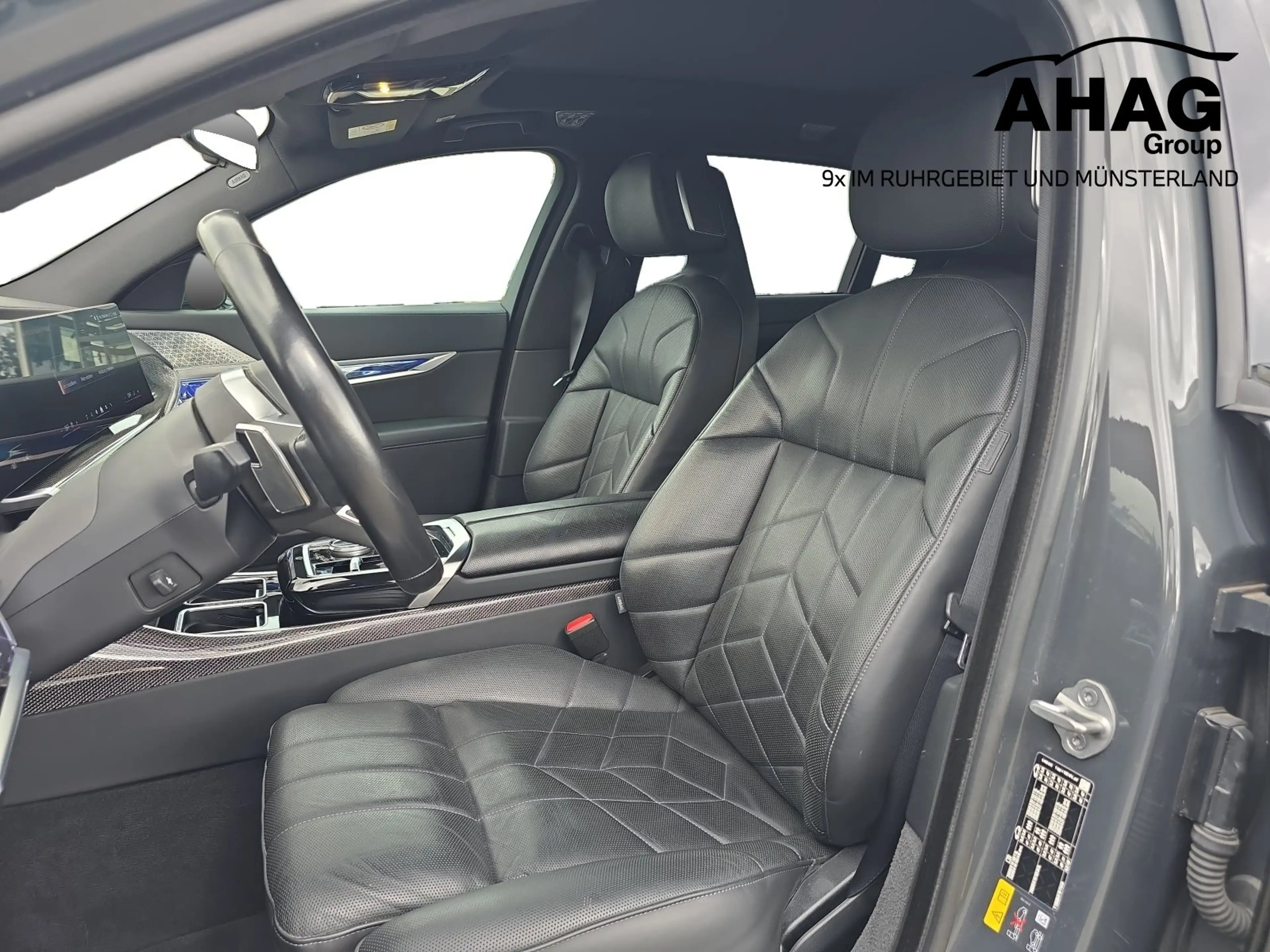 BMW i7 xDrive60 Limousine — photo 7