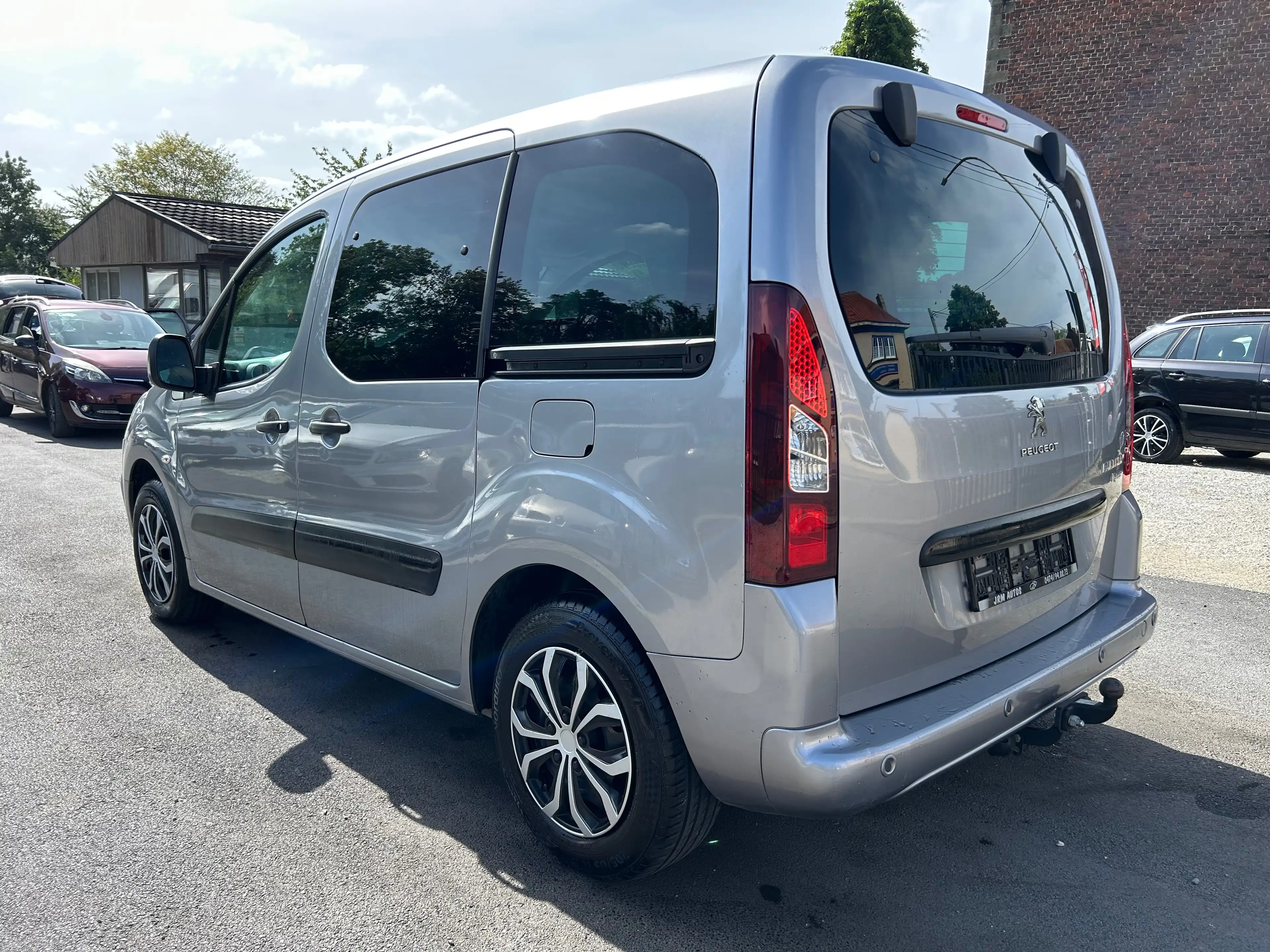 Peugeot Partner Tepee 1.6 BlueHDi 1ER PROPRIO AVEC SUIVI D'ENTRETIEN *** CLIM/CAPTEURS/GPS *** — photo 7
