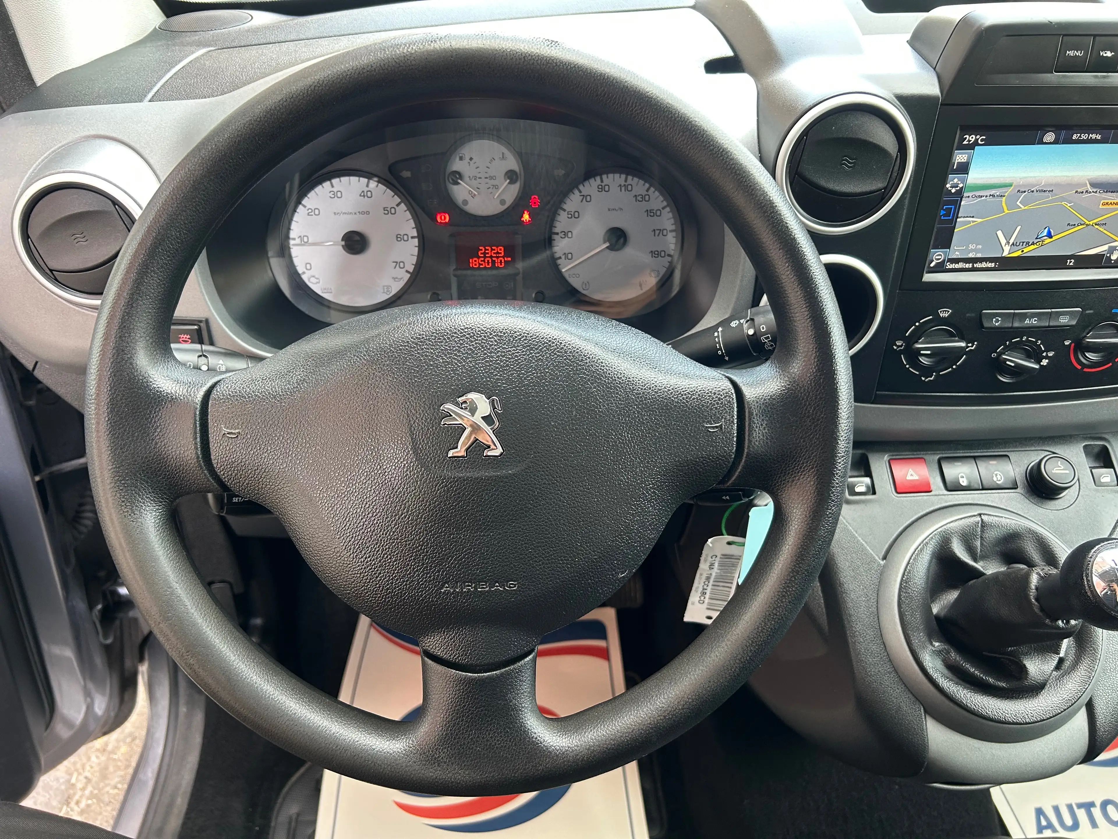 Peugeot Partner Tepee 1.6 BlueHDi 1ER PROPRIO AVEC SUIVI D'ENTRETIEN *** CLIM/CAPTEURS/GPS *** — photo 14