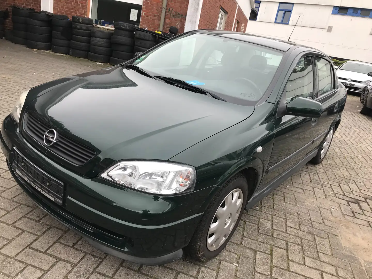 Opel Astra Astra 1.6 Comfort Grün - 1