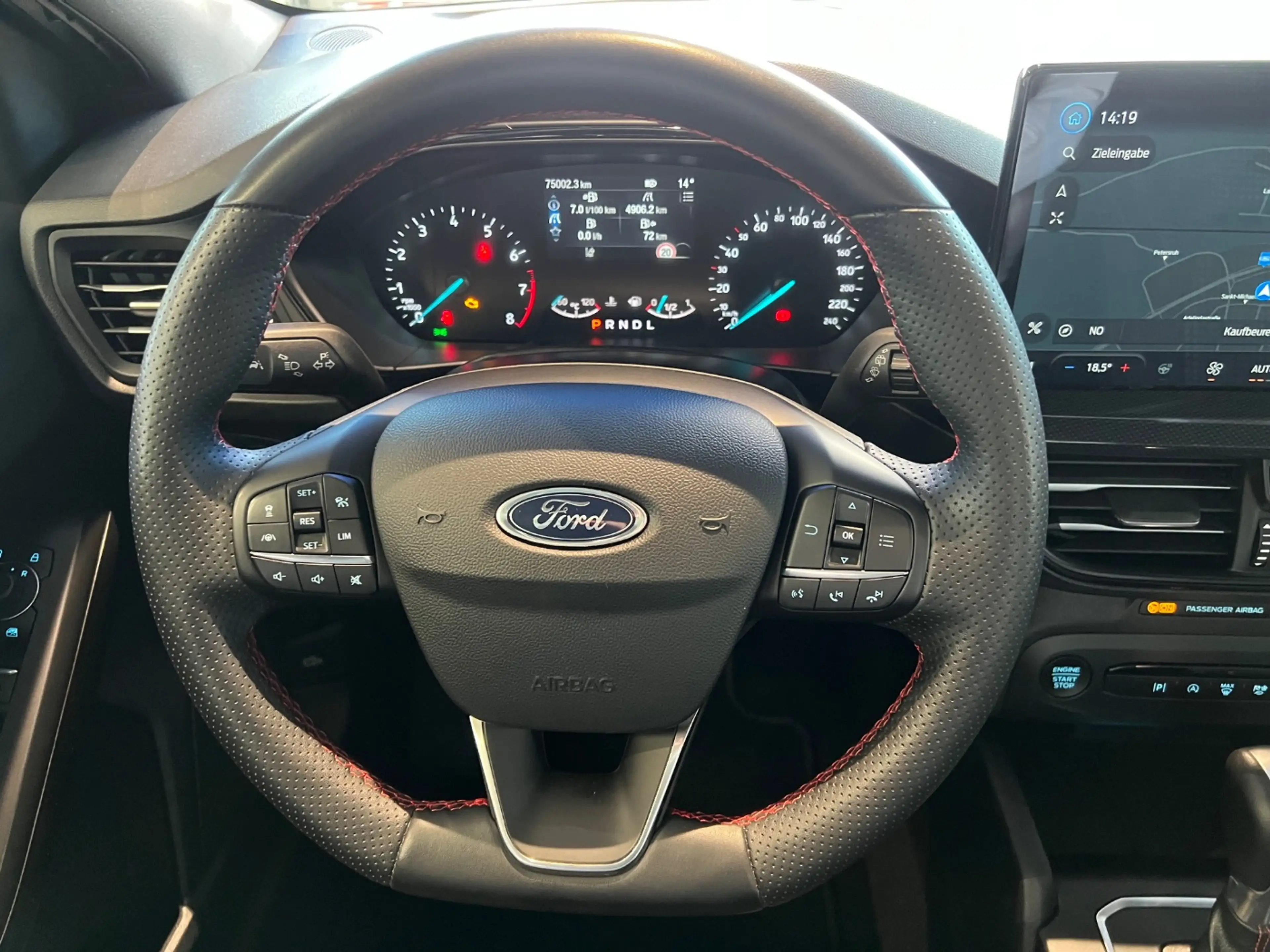 Ford Focus Turnier 1.0 EcoBoost ST-Line LED ACC Navi — photo 18