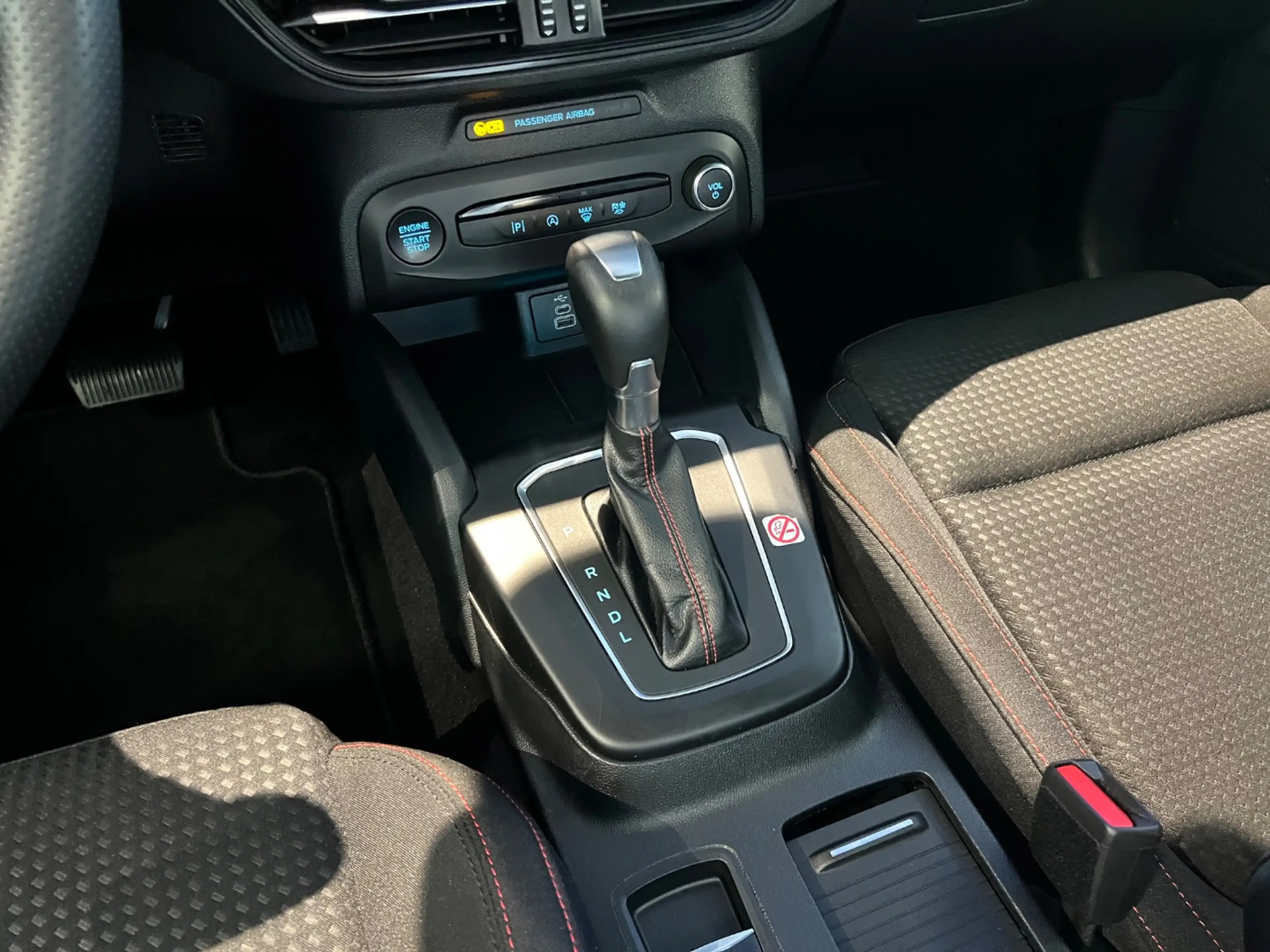 Ford Focus Turnier 1.0 EcoBoost ST-Line LED ACC Navi — photo 17