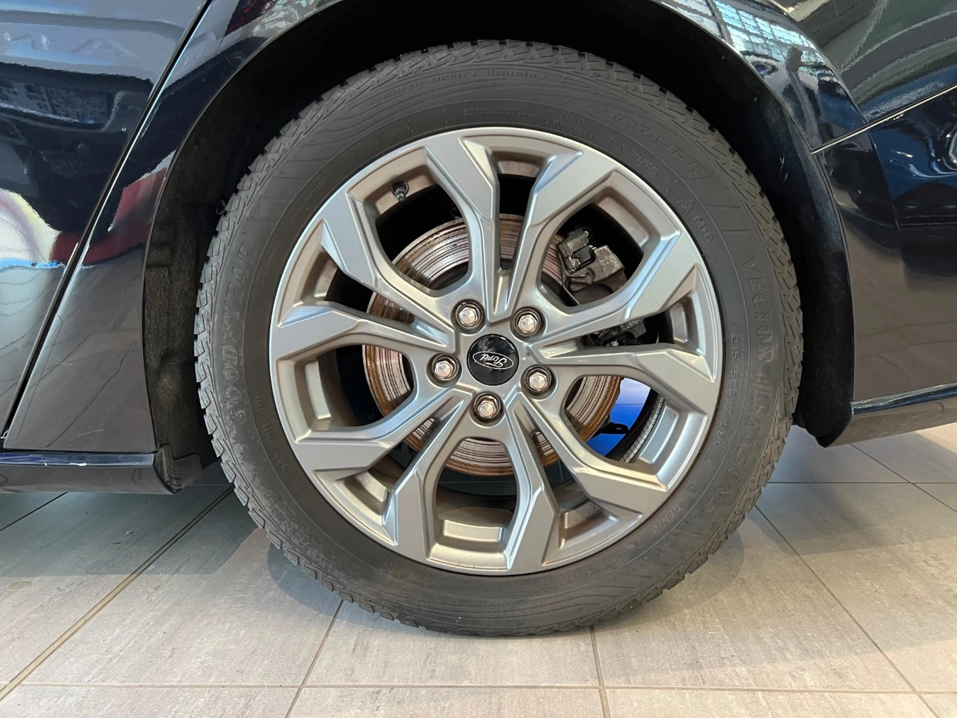 Ford Focus Turnier 1.0 EcoBoost ST-Line LED ACC Navi — photo 23