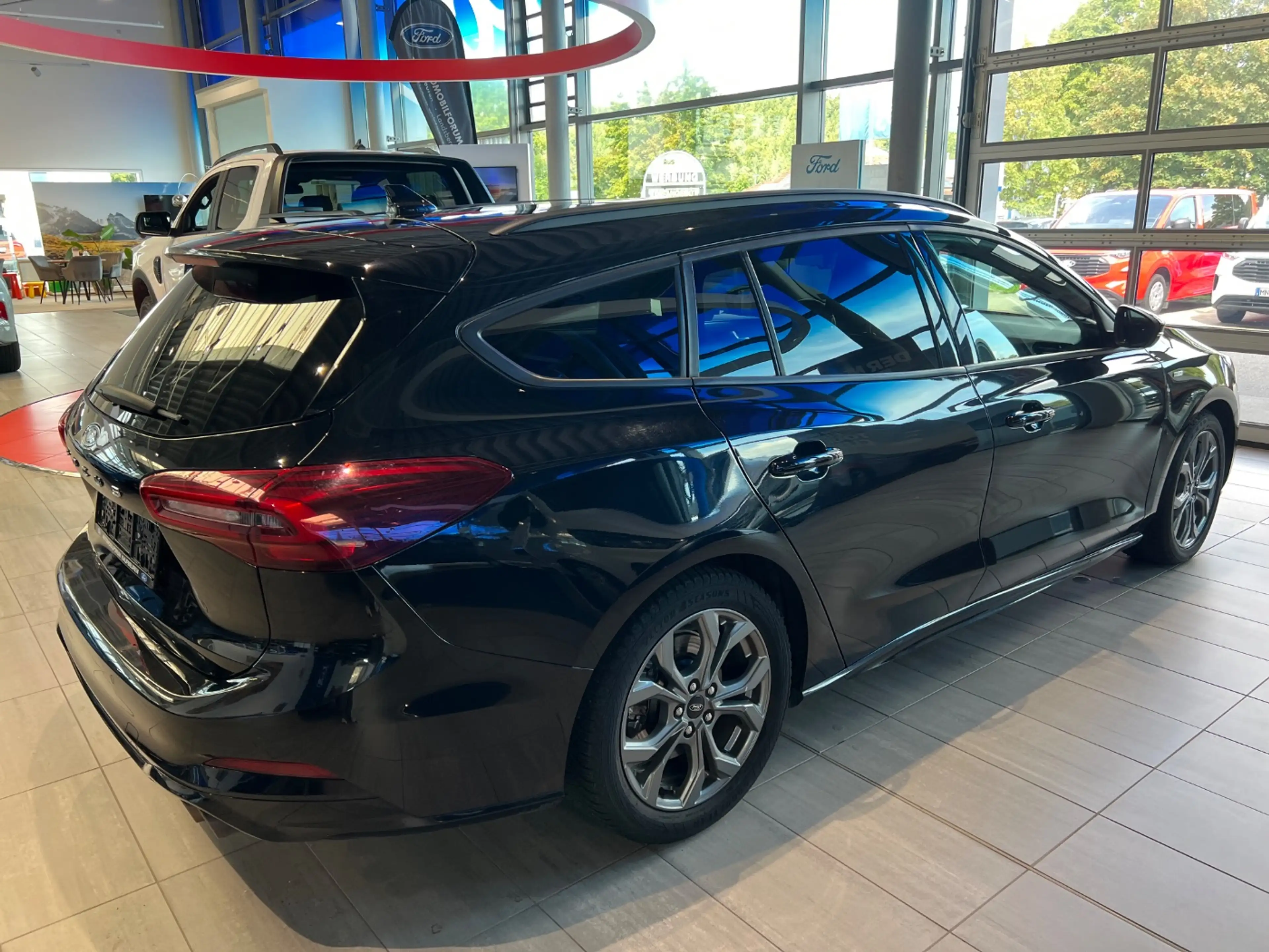 Ford Focus Turnier 1.0 EcoBoost ST-Line LED ACC Navi — photo 7