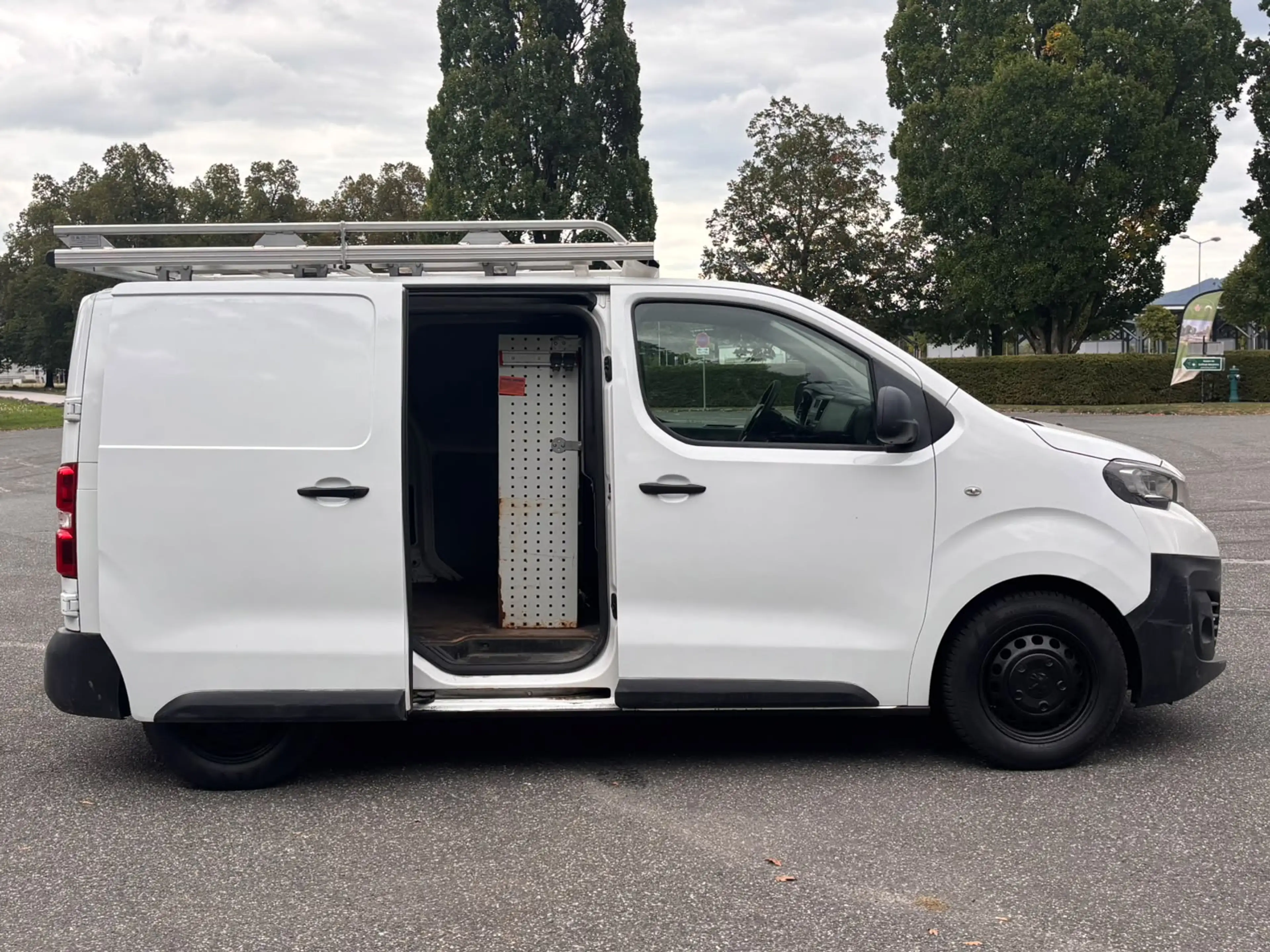 Peugeot Expert L1 *PICKERL*KLIMA*AHK*SCHIEBETÜR* — photo 4