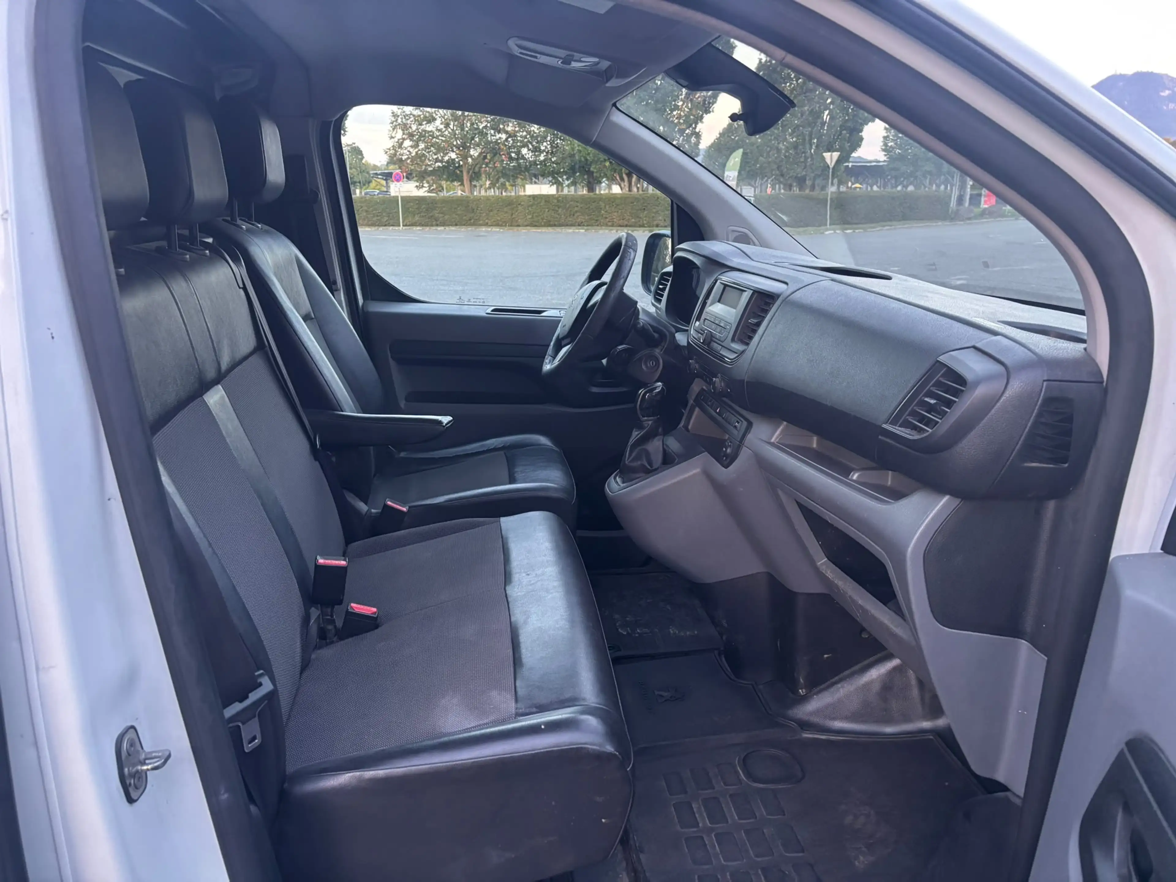 Peugeot Expert L1 *PICKERL*KLIMA*AHK*SCHIEBETÜR* — photo 12