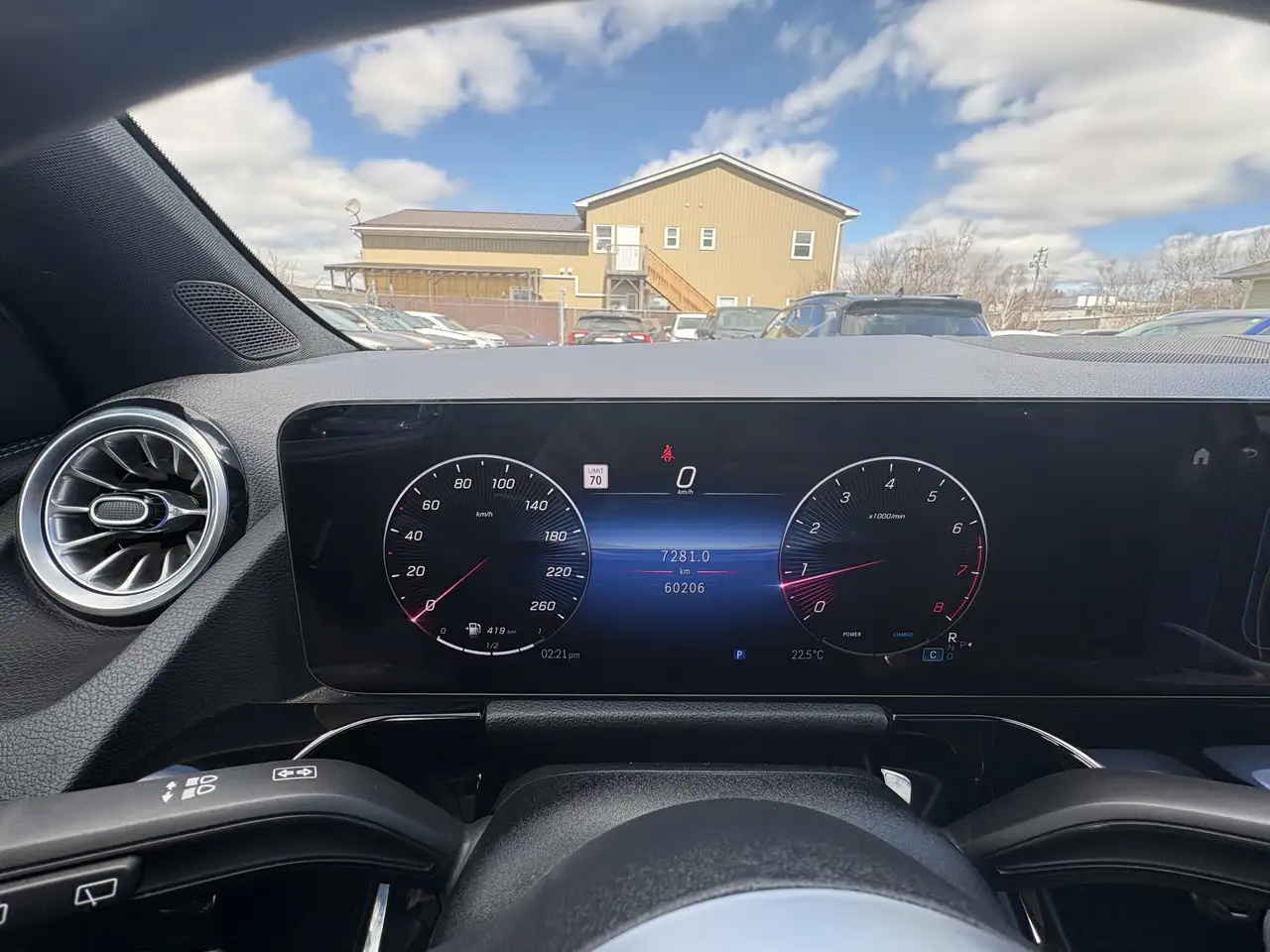 Mercedes-Benz GLA снимка Mercedes-Benz GLA